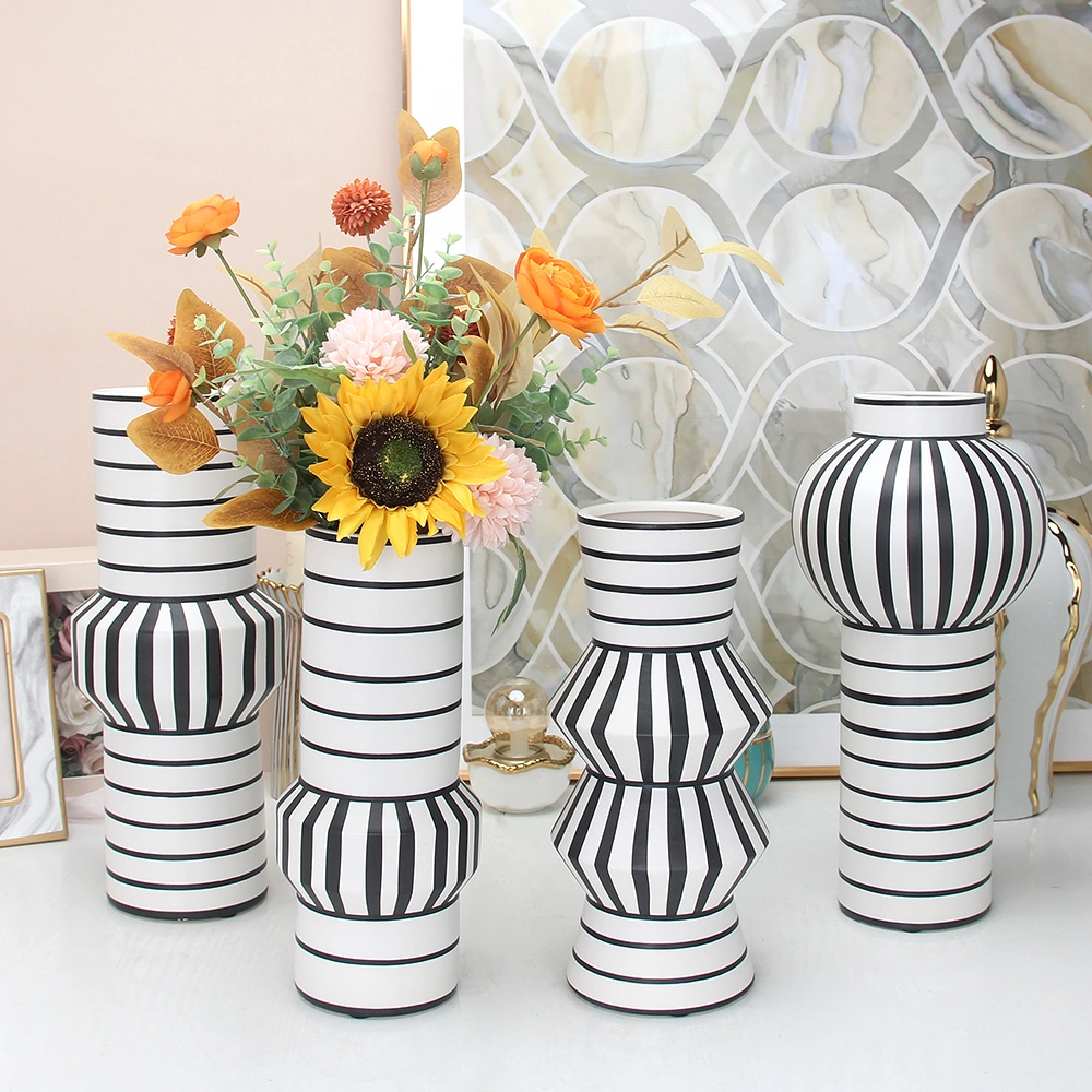 V053 Funny Design Ceramic Zebra Line Pattern Table Vase Set Abstract Crafts Vase Porcelain Black and White Irregular Dried Flower Vase