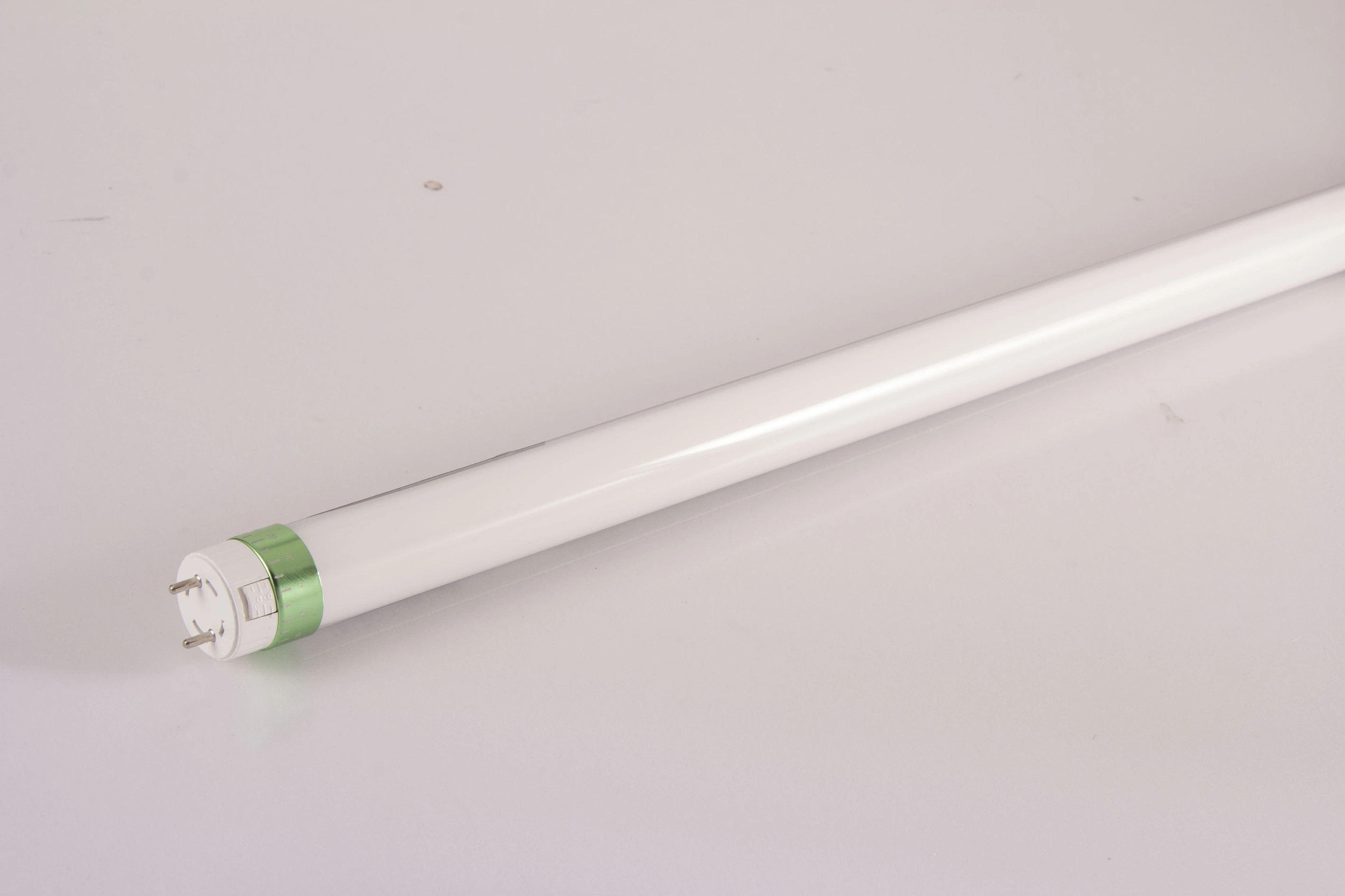 Frosted and Transparent Cover 8W 18W 25W of T8 LED Tube Light with TUV Approved