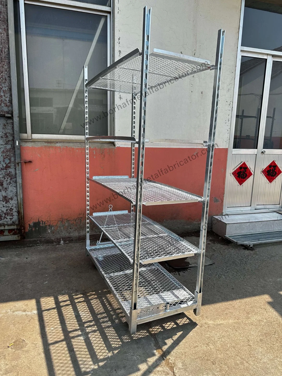 China Multi-Layer Plastic Shelving Danish Trolley for Efficient Horticulture Display