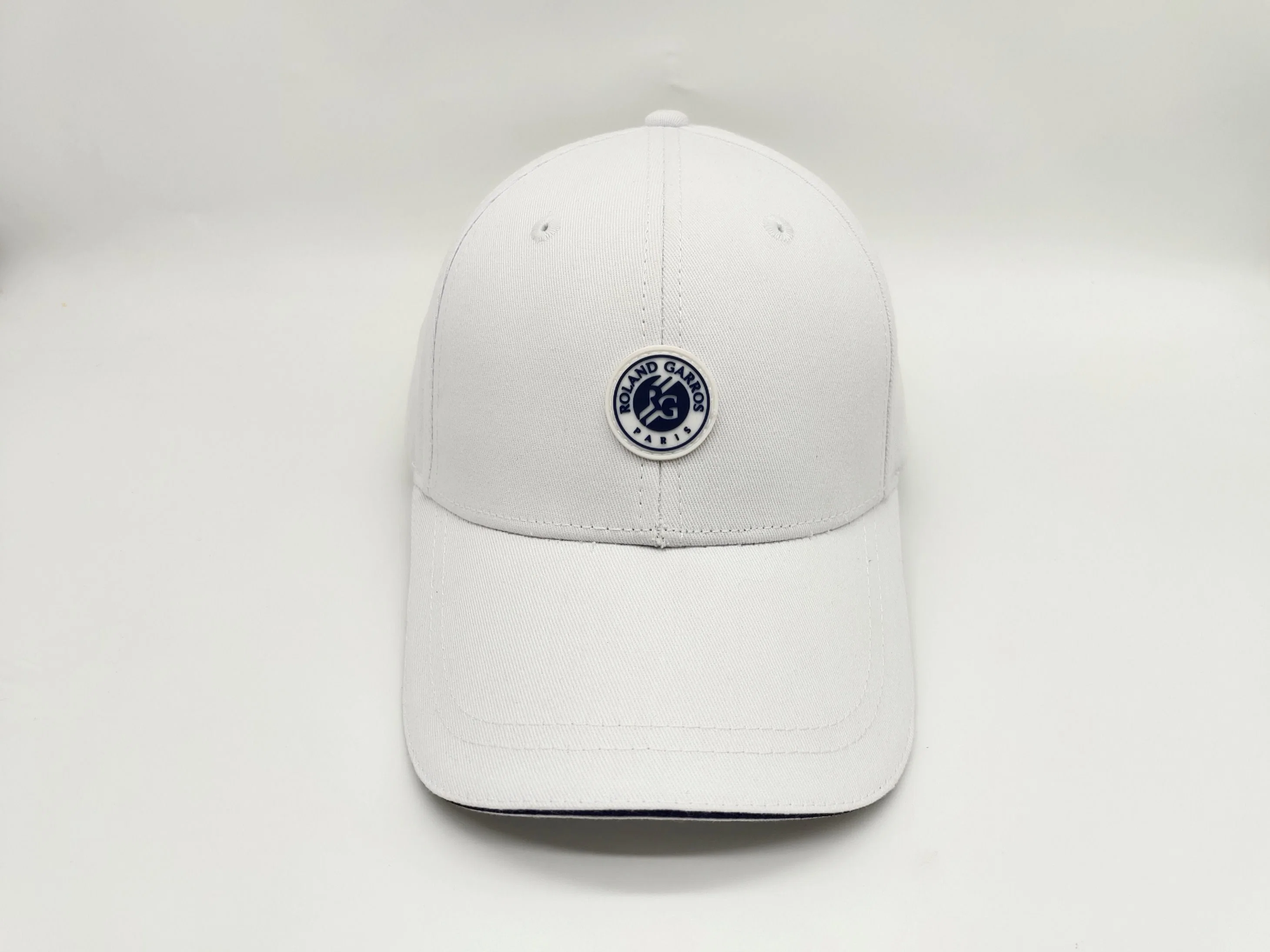 White Customized Cotton Baseball Cap Sports Hat with 3D Patch Logo Sandwich