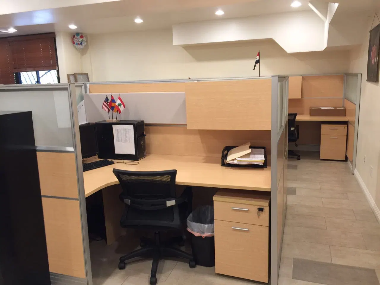 OEM Custom Modern Furniture Partition Type Office Workstation with Manager Seat