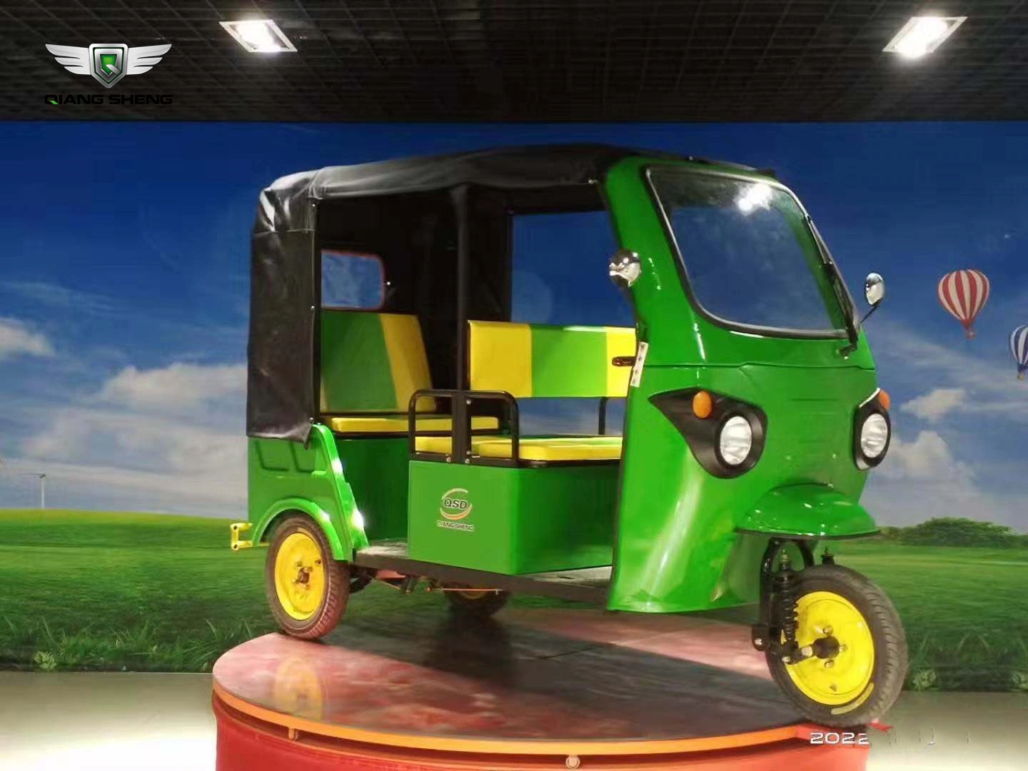 L'énergie verte trois Wheeler auto rickshaw GNC Tricycle adulte en tuk tuk 3 roue moto