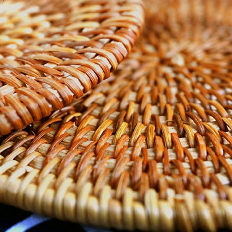 Natural Hand Woven Rattan Placemats for Dining Table, Decorative Heat Resistant Mats for Kitchen Coutertops, Round Diameter 35cm