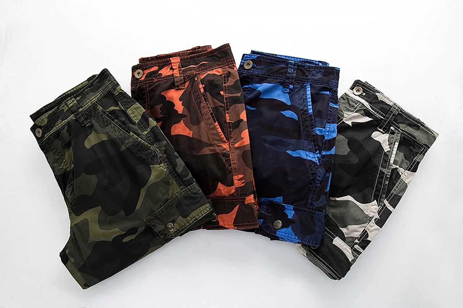 Colocar Comouflage relajado al aire libre Camo Cargo Shorts para hombres