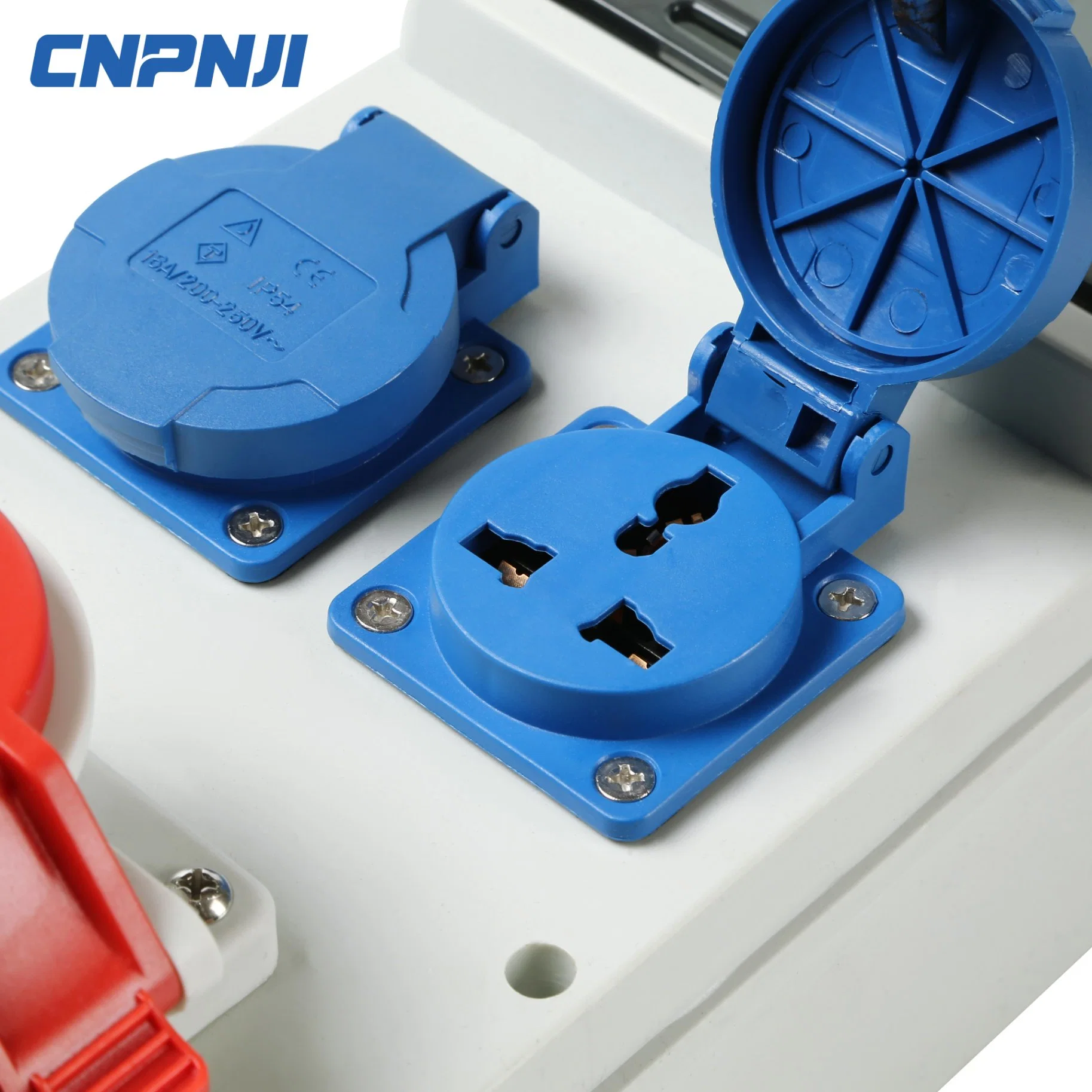 Wholesale/Supplier Industrial Plug Socket Outdoor Waterproof IP67 Portable Power Junction Box Switch Socket