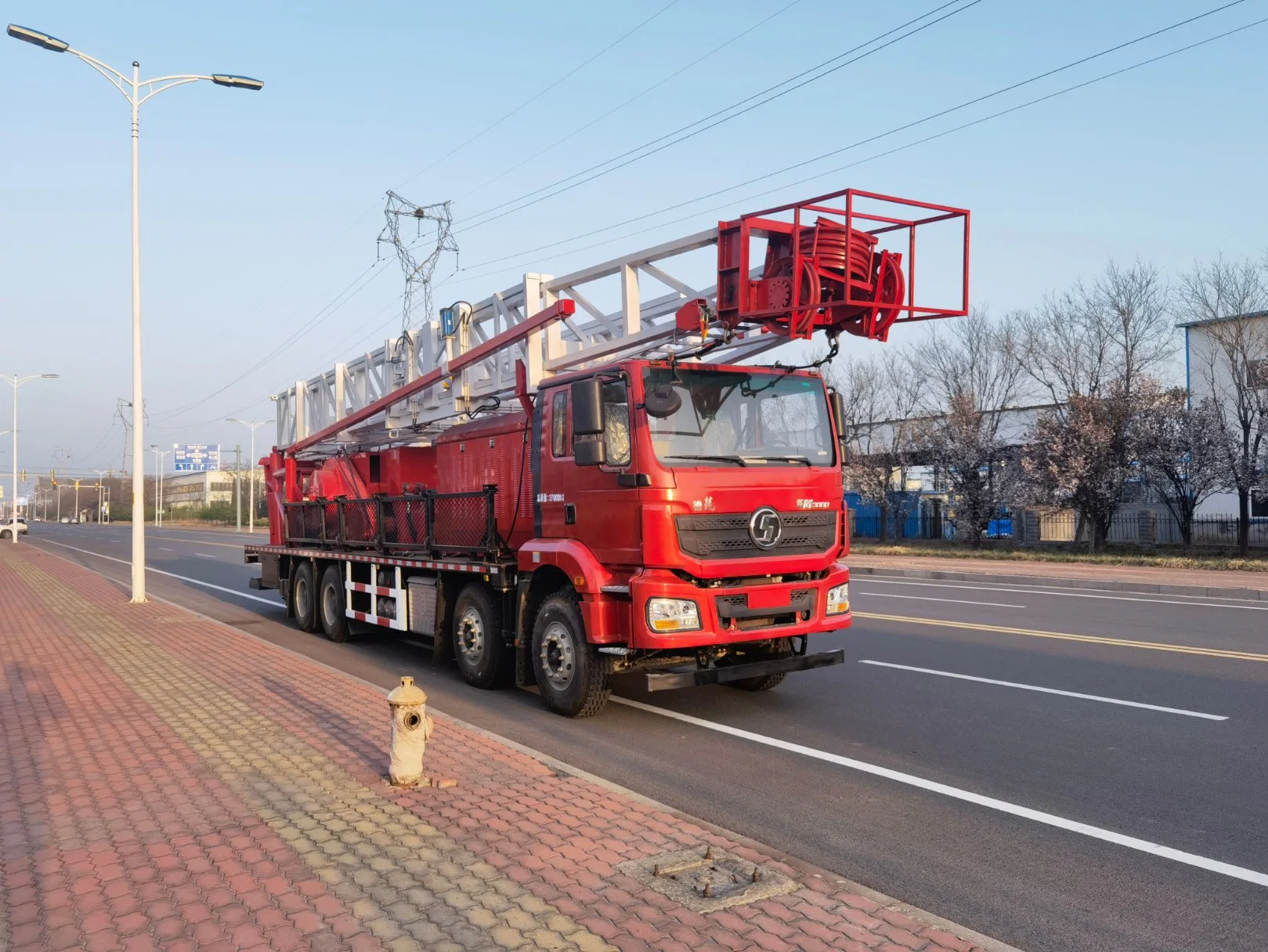 Shacman 8X4 M3000 Chassis, Weichai Engine, Oil Field Truck Workover Rig