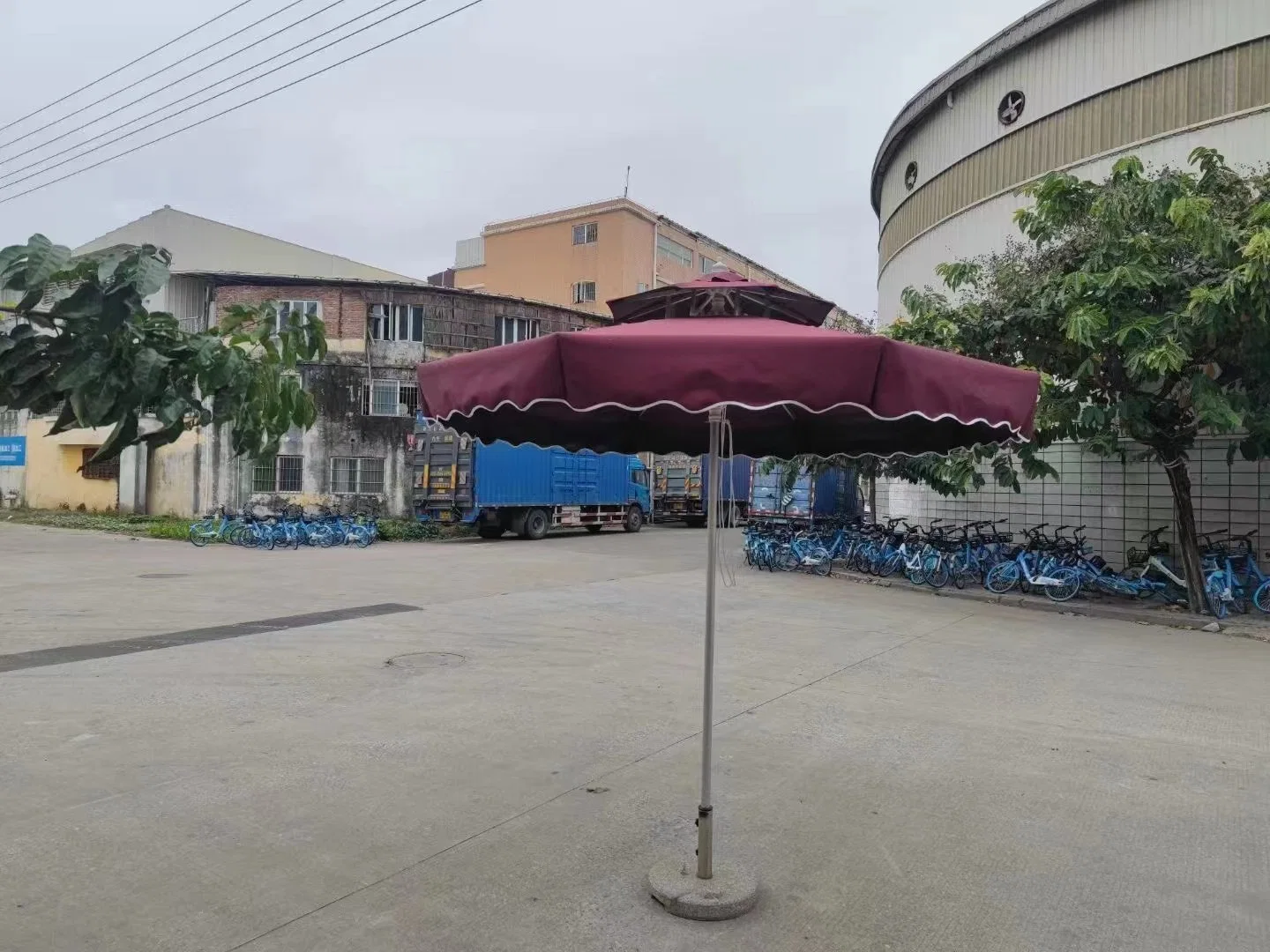 Central Pole Parasols Commerical Street Patio Round Umbrella Factory Direct High quality/High cost performance  Outdoor Beach Umbrella Aluminum