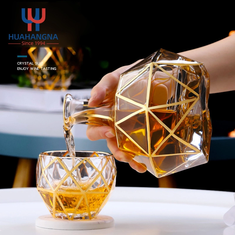 7PCS/Definir 950ml Luxury Design Retro Gold taça de vidro cristal Rim Whiskey Vinho conjunto decantador de óleo