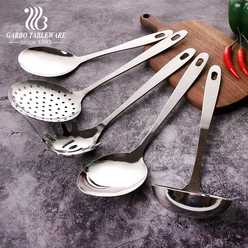 Wholesale/Supplier and Hot Selling Elegant Kitchen Cooking Utensils 5PCS Stainless Steel Kitchen Utensil Set with Metal Shelf Best Kitchen Tool Set Gift for Egypt