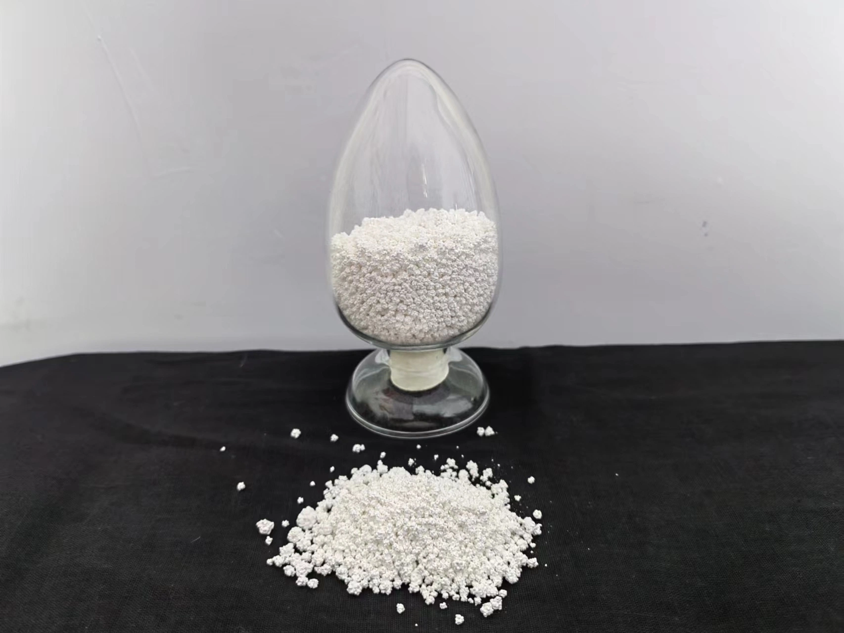 Factory Price Granules Solid Fungicide 65% 70% for Swimming Pool