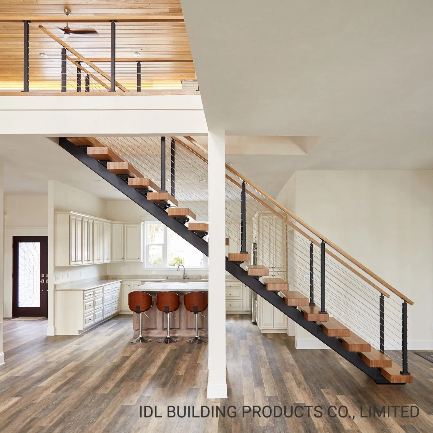 Escalier en acier de style moderne idl Stringer escalier rectiligne Câble en acier inoxydable en acier inoxydable de la main courante escalier intérieur avec marches en bois massif