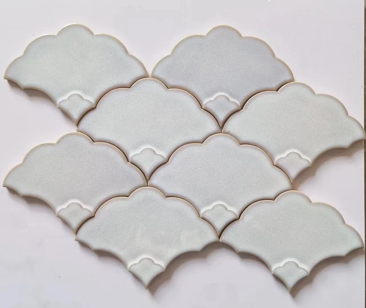Керамические мозаичные плитки с белым самоклеящегося материала для материалов для помещений вне помещений