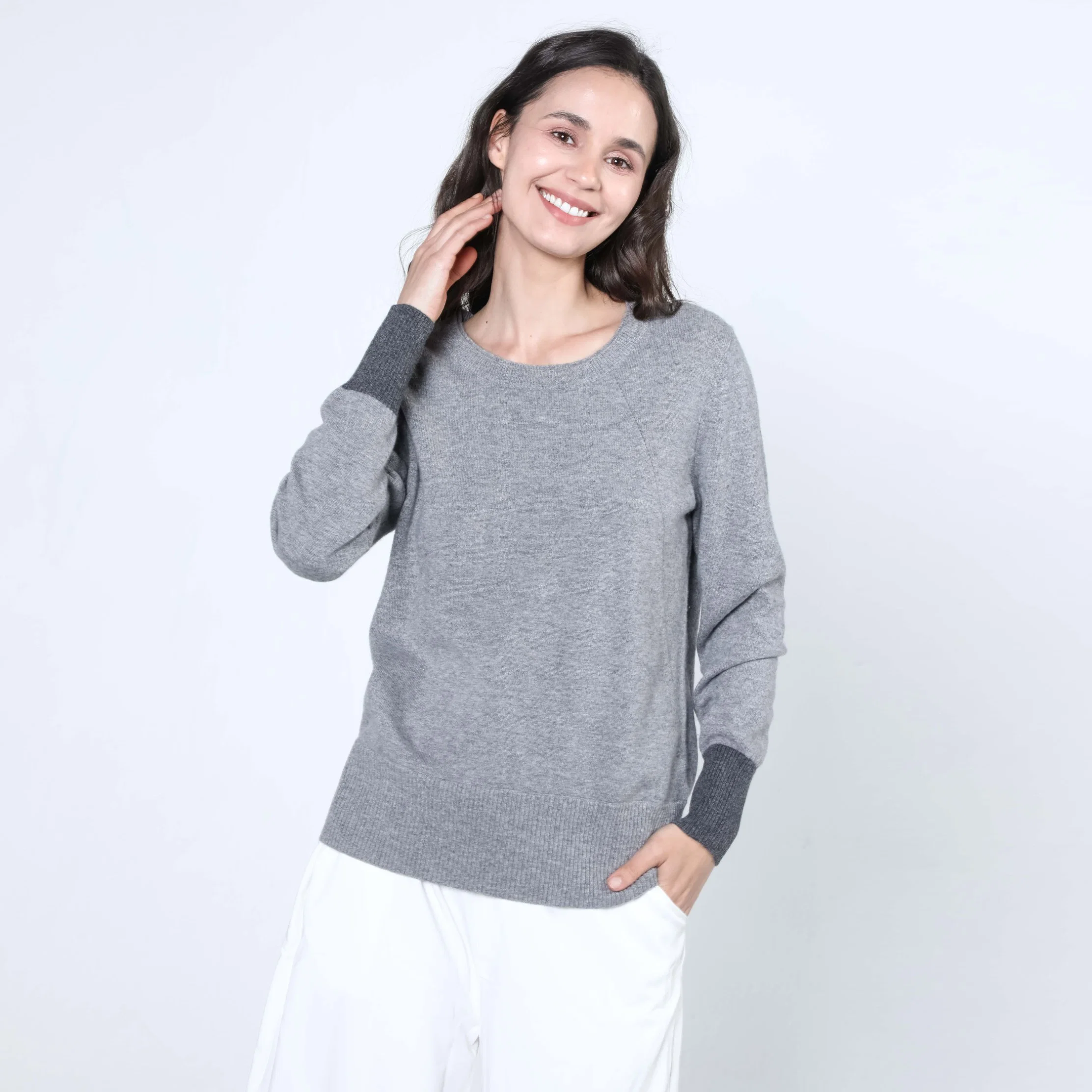 Ladies Fashion Two Tone Classic Round Neck Cashmere Pullover Sweater