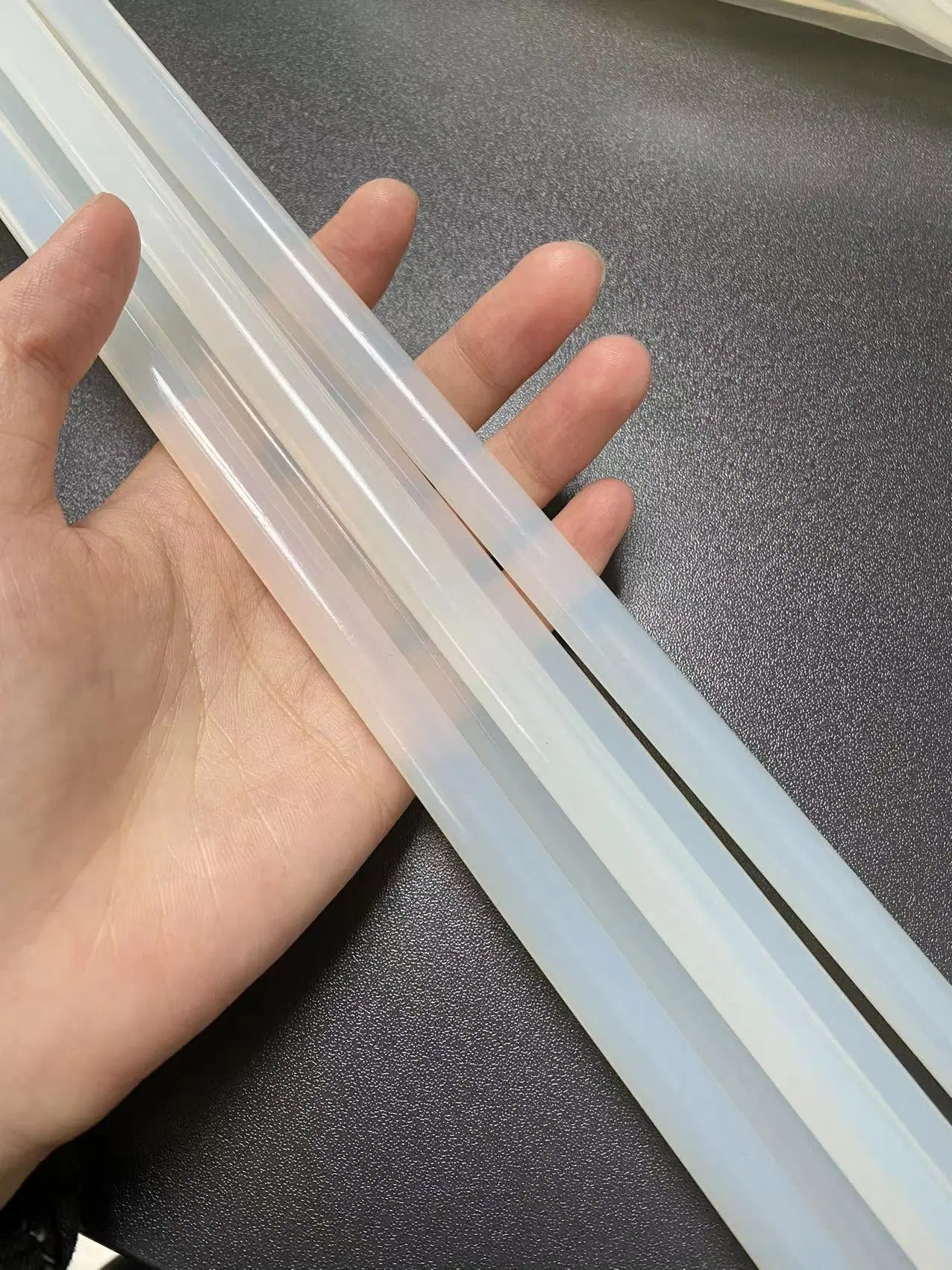 Fully Stocked 60% Transparent Hot Melt Glue Stick