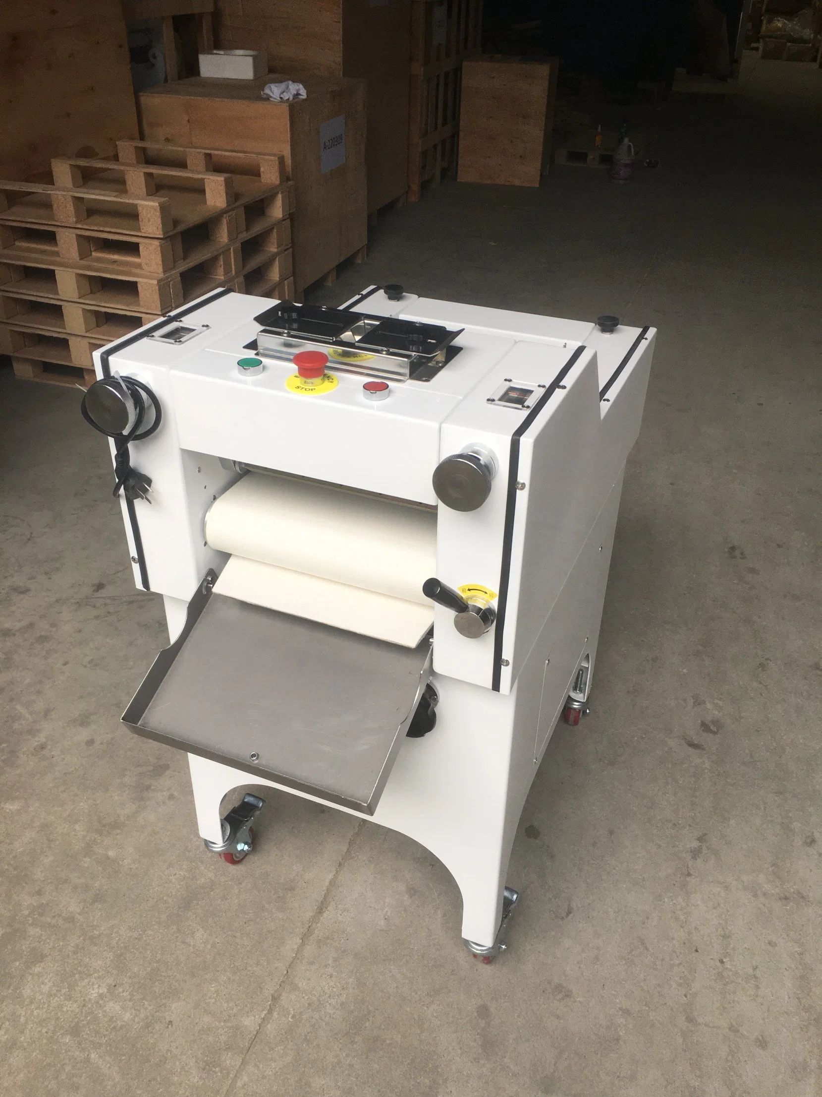 Máquina de hacer automático de pan árabe Transformador de la Prensa de la masa de pan tostado la conformación de equipos de panadería de la máquina