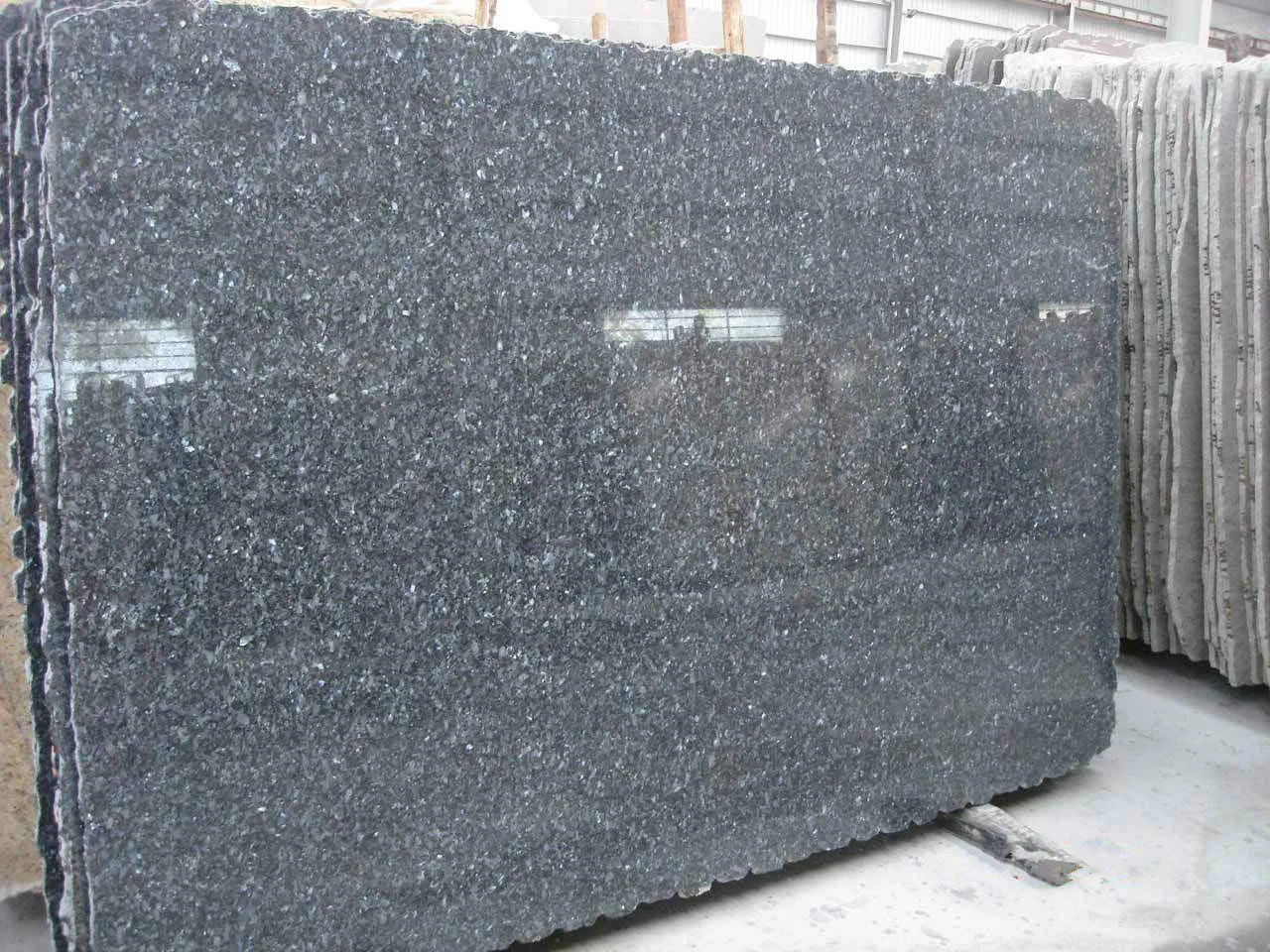 Natural Stone black/white/grey polished/honed/flamed/Brushed/Sawn  Emerald Pearl Granite Slabs for interiors/ exterior/outdoor floor/wall