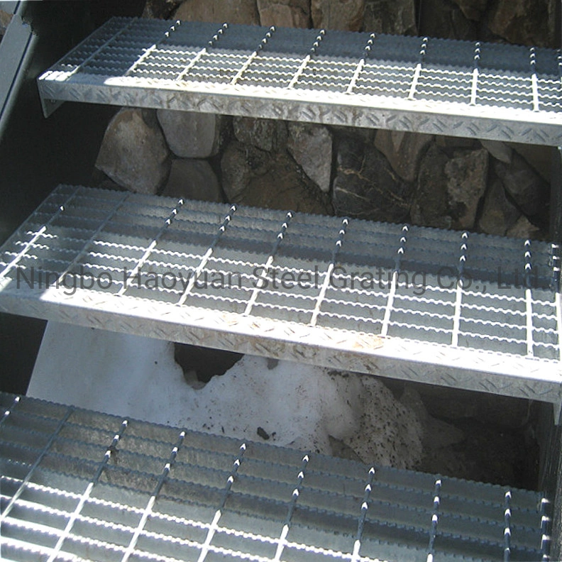 Hot Quality Stainless / Galvanized Steel Grating Stair Tread for Walking