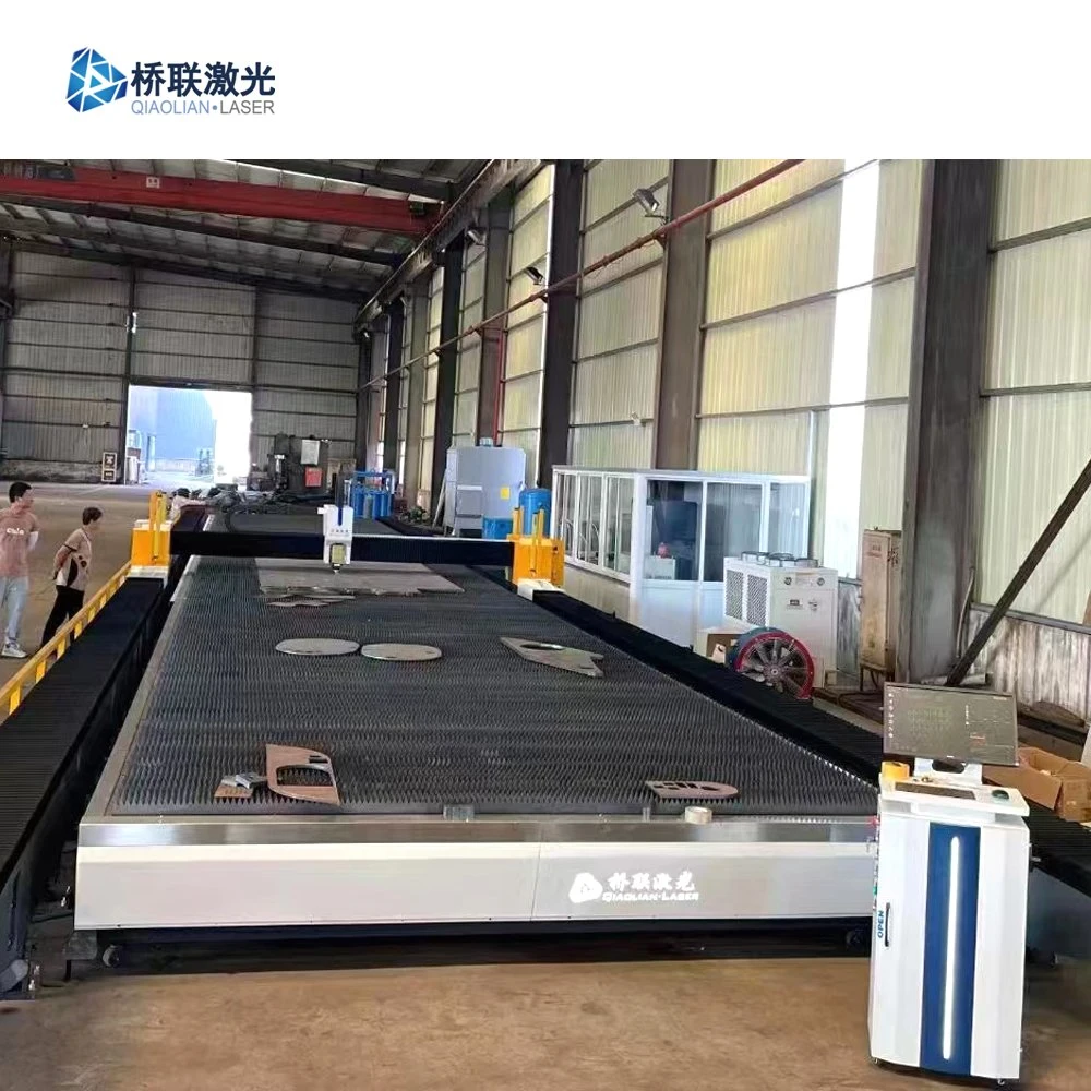 Industrial Auto CNC Fiber Laser Cutting Machine with Water Chiller Water Jet