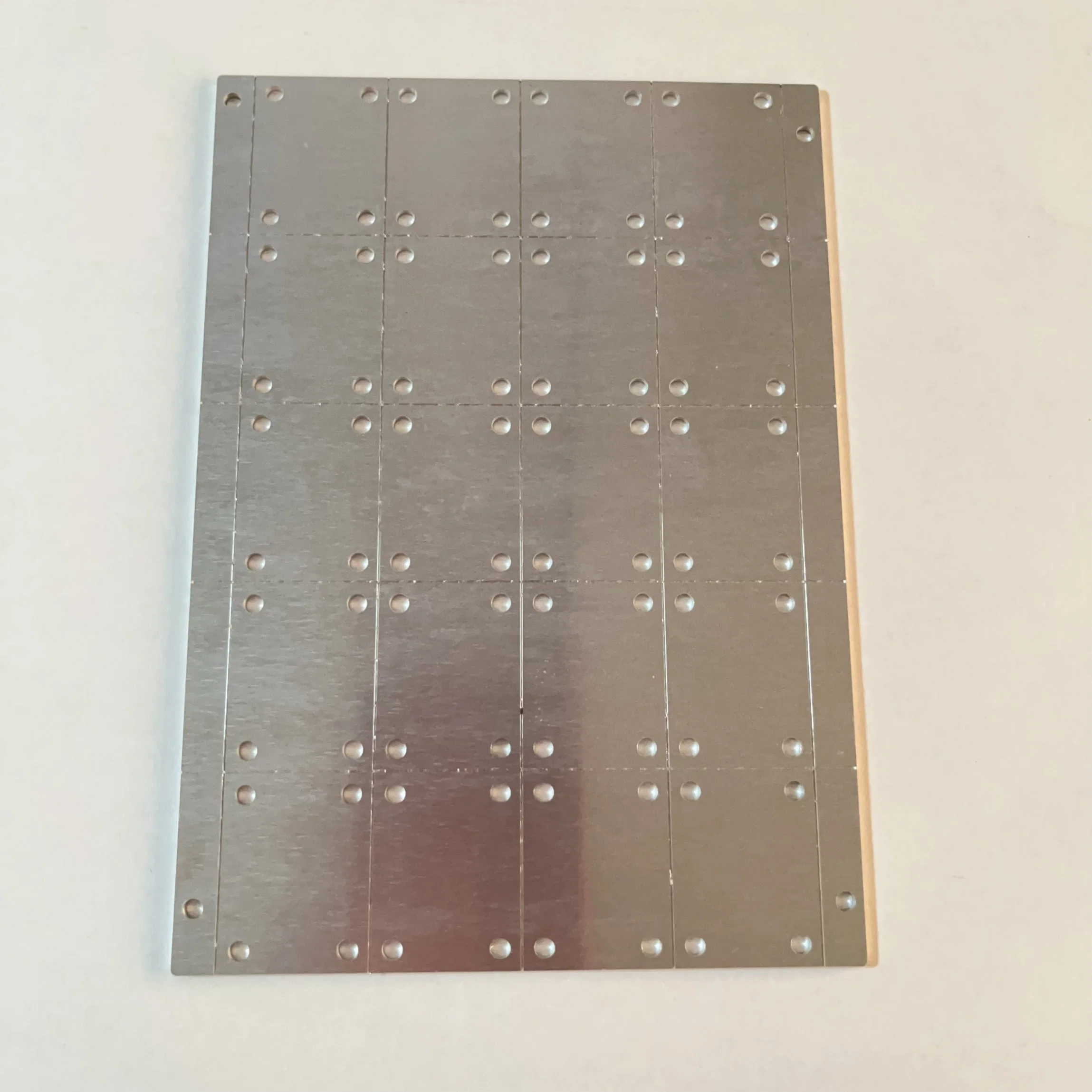 Plaques monocouches à substrat en aluminium pour l'industrie de l'éclairage LED.