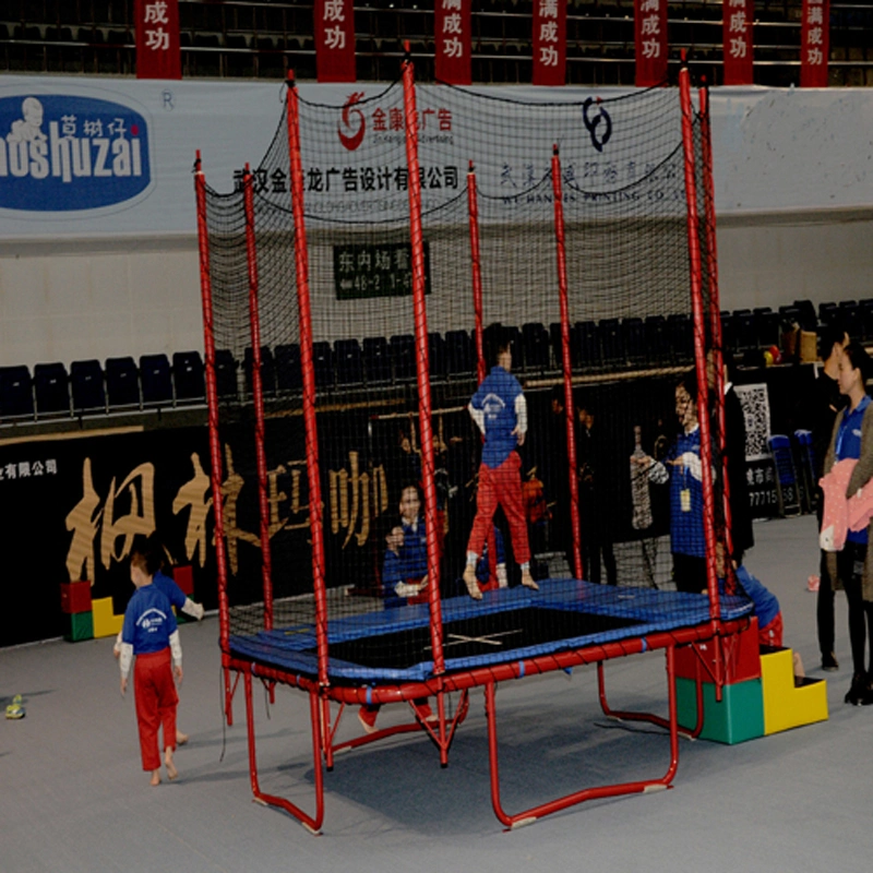 Trampolín profesional de la Plaza de los niños felices