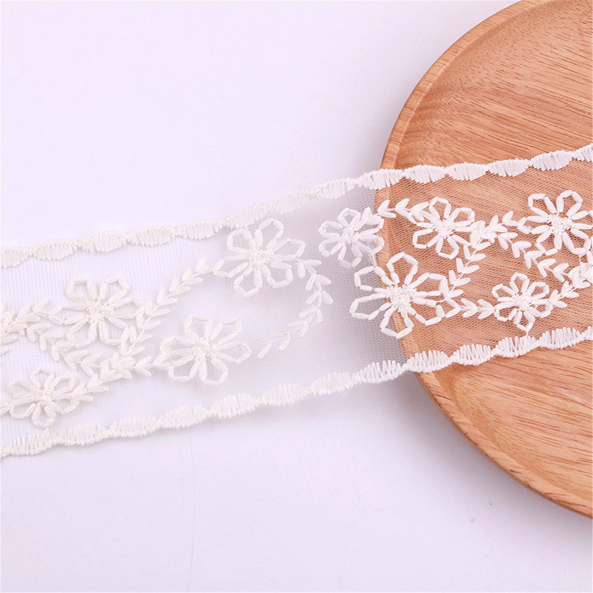 Off-White Lace Fashion Hollowed out Water-Soluble Embroidery Mesh Lace Garment Accessory