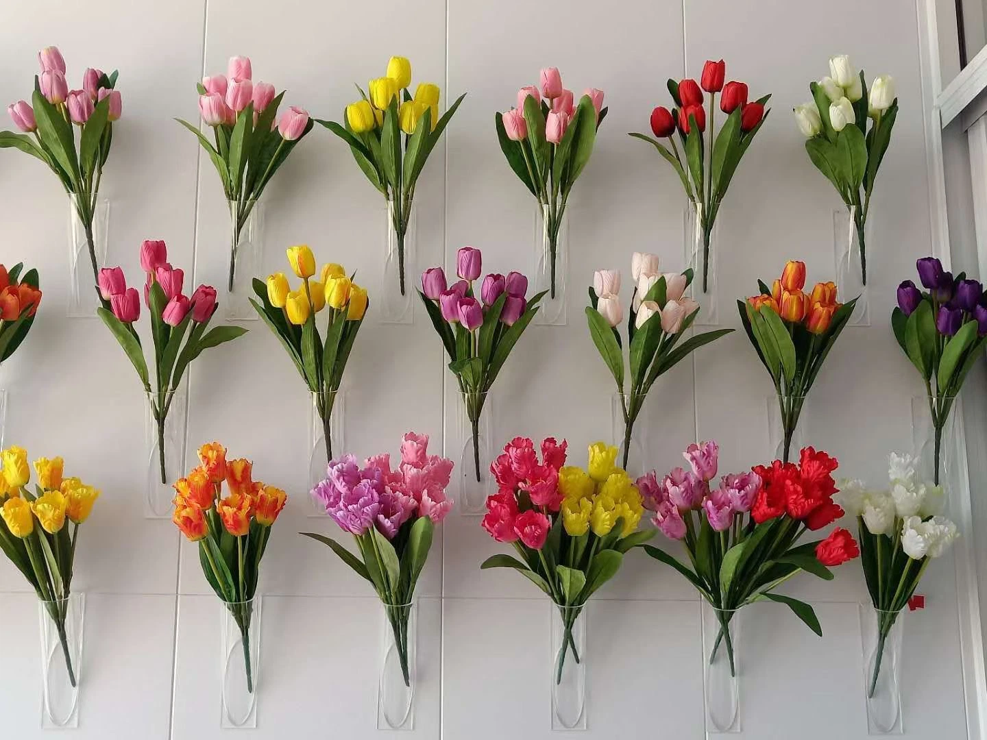 Tulip Rose Fleur artificielle avec petit bouquet de feuilles vertes