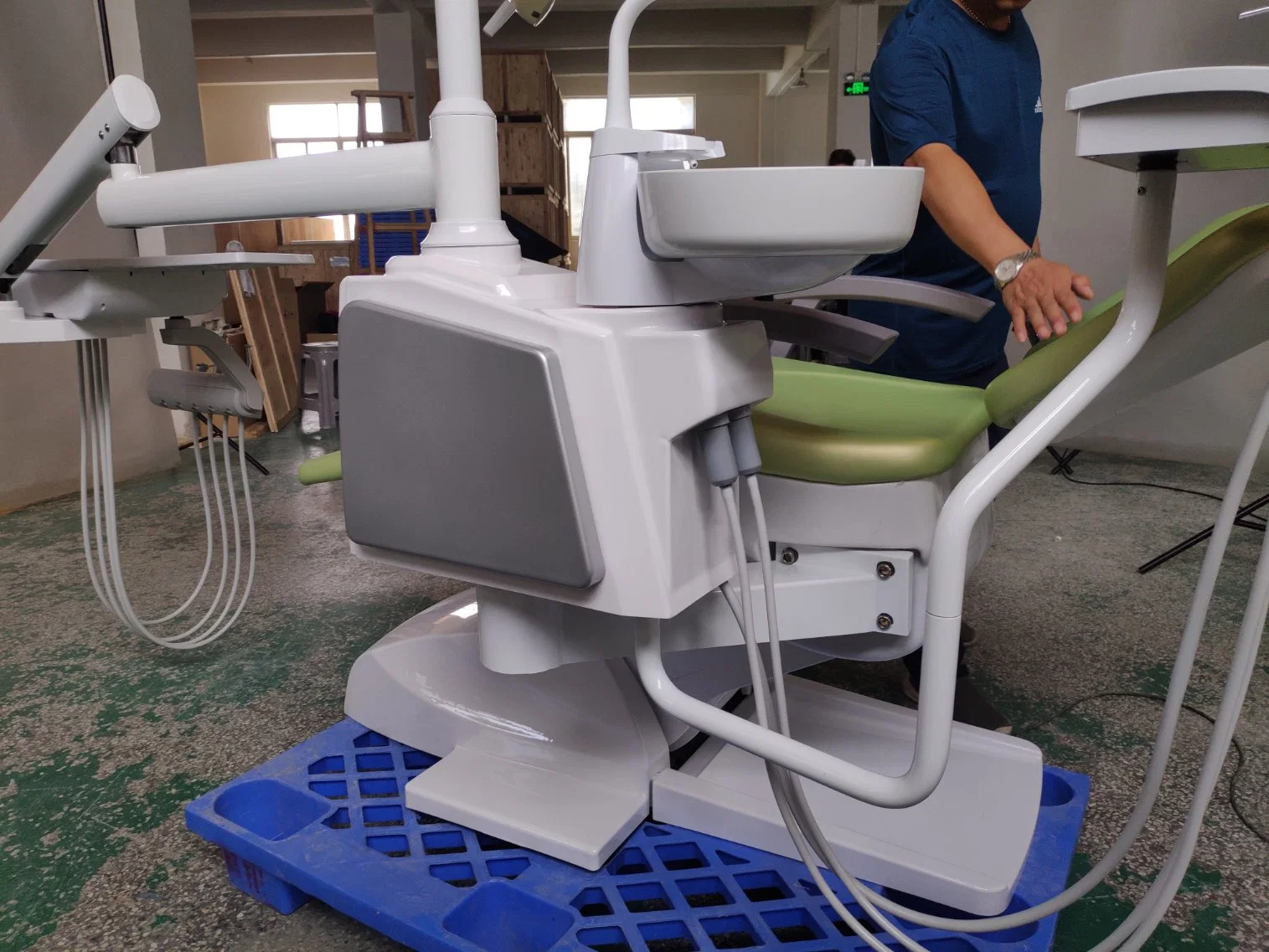 Wooden Case Cold Light Whitening Keju 1.0081.30*0.85m Implant Dental Chair