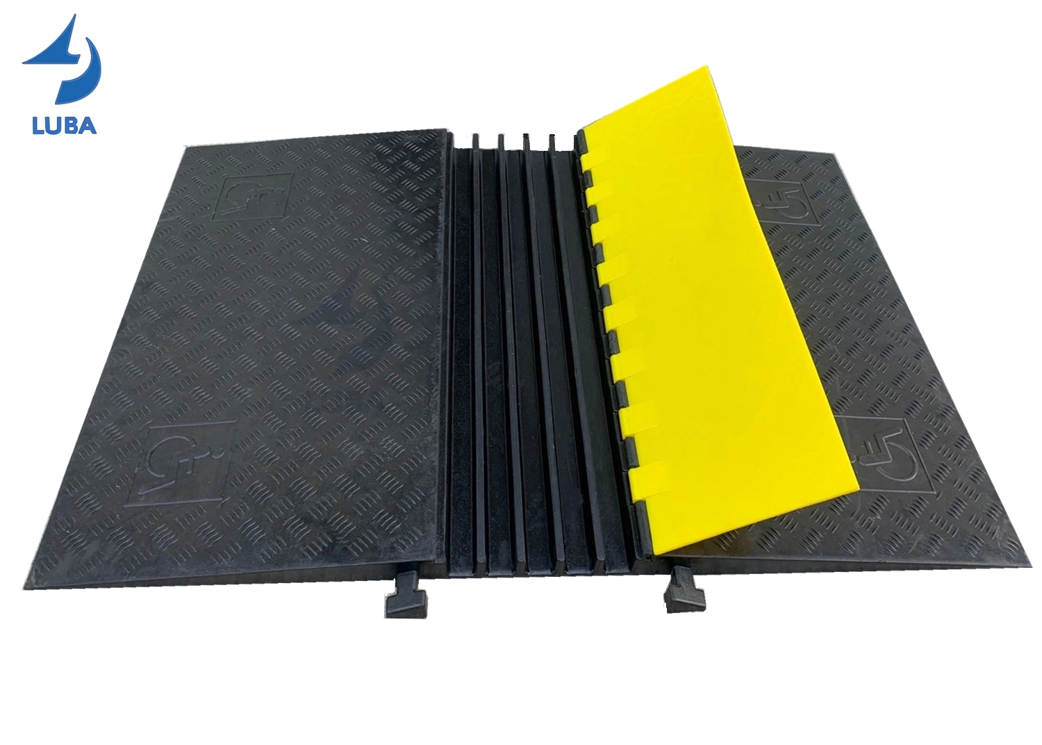 5 Channel Rubber Road Cable Ramp Protector Cover in Speed Bump