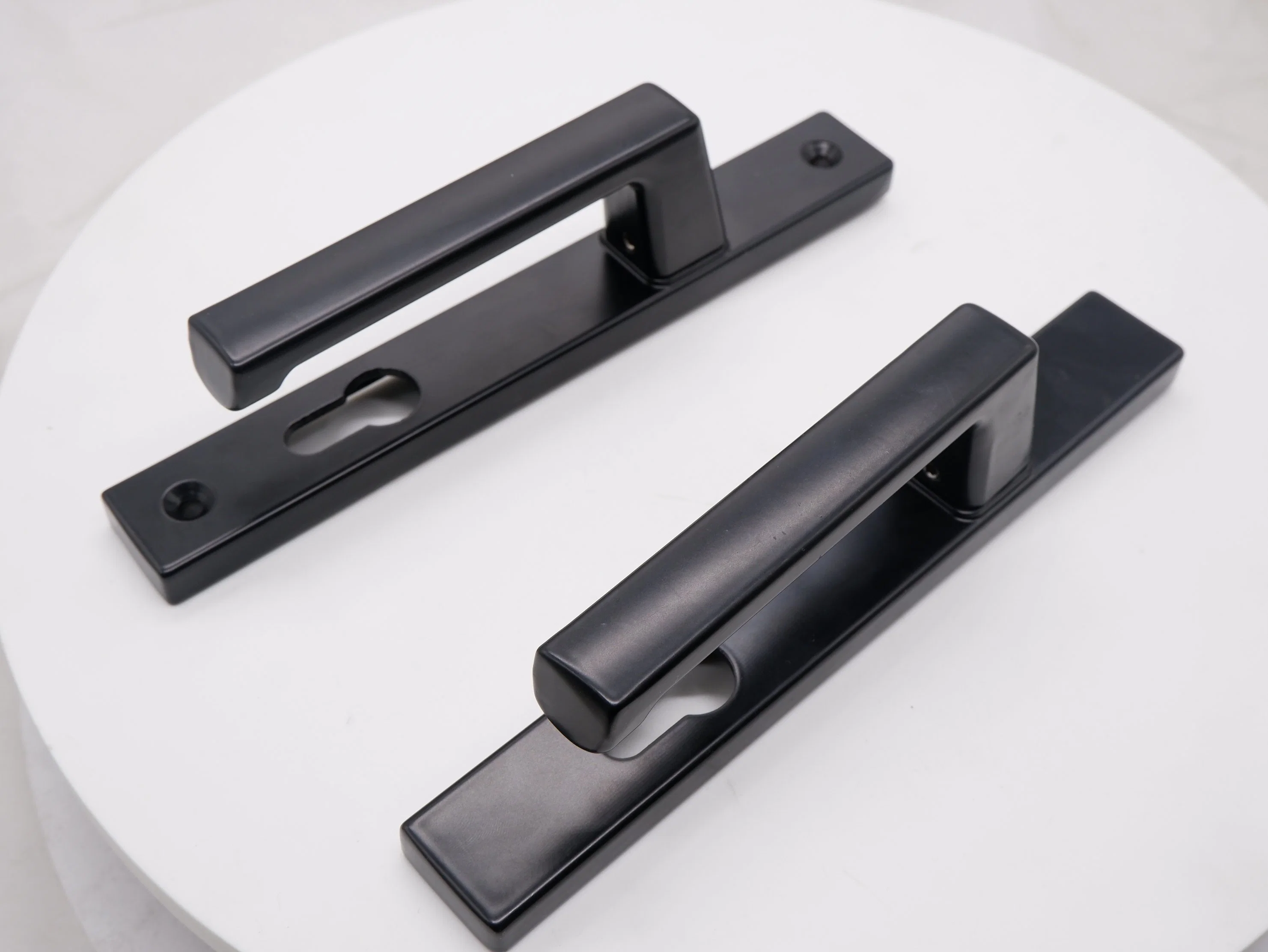 Unveil European Industrial Door Hardware: Combining Durability and Style in Locking Handles