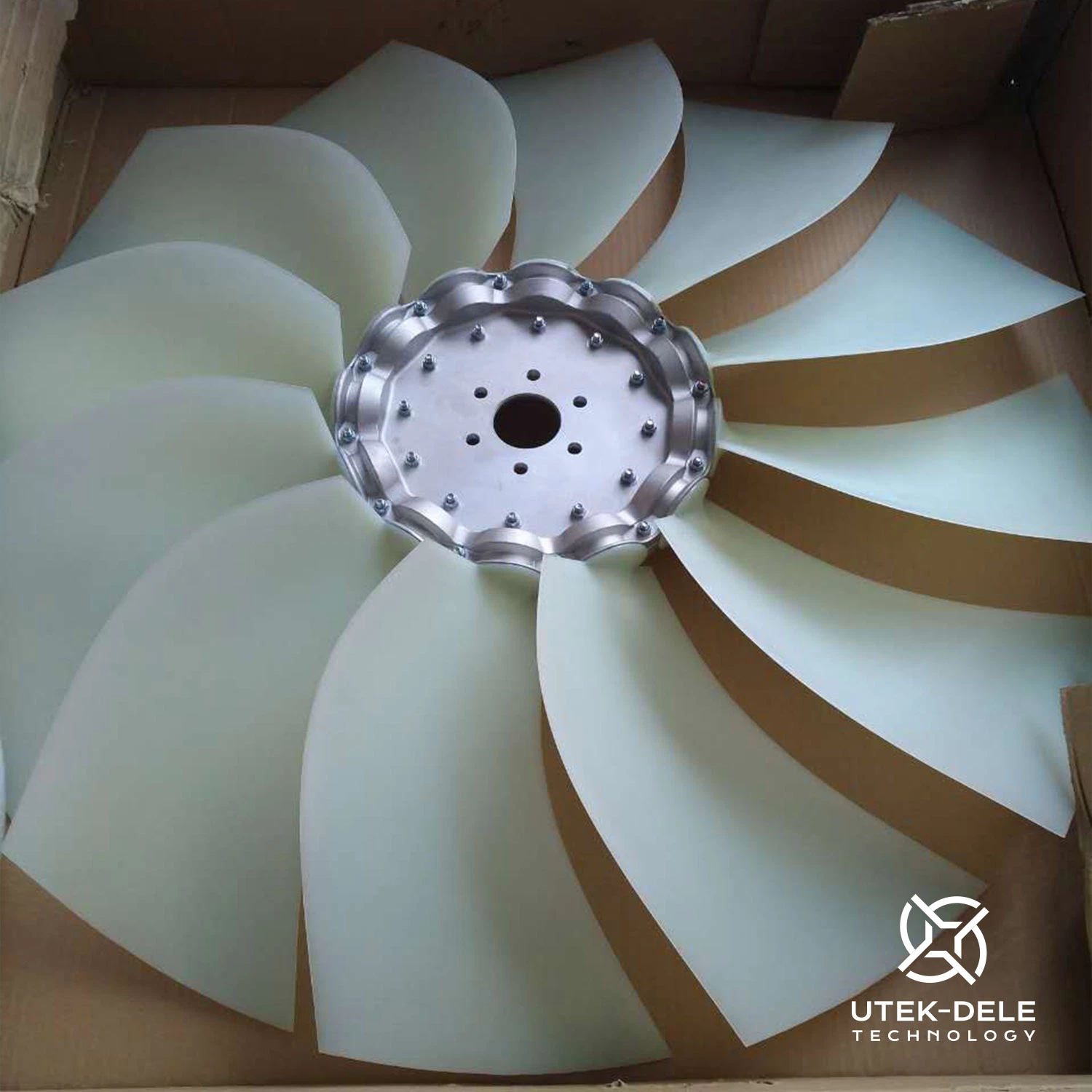 Low Speed and Quiet Cooling Fan for Compressor