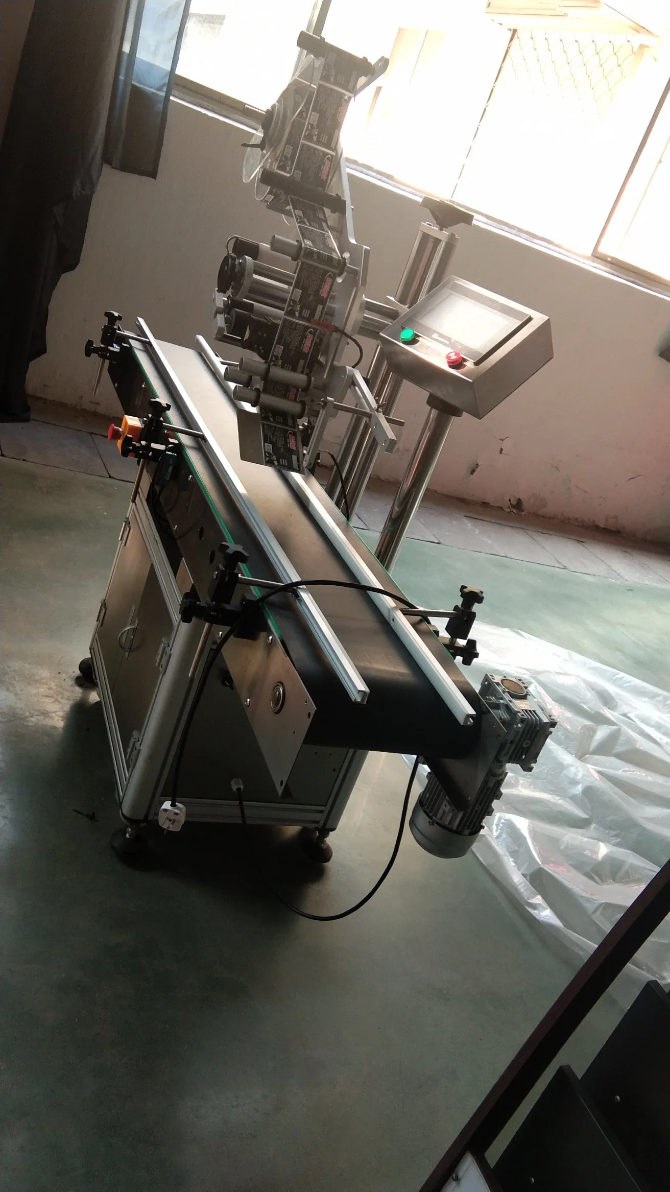 Automatic Sticker Round Bottle Labeling Machine