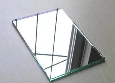 Miroir de dressing transparent/couleur en aluminium/argent/antique/décoratif/salle de bains/décoratif/sécurité/sans cadre/miroir en verre flotté photovoltaïque solaire pour les bâtiments.