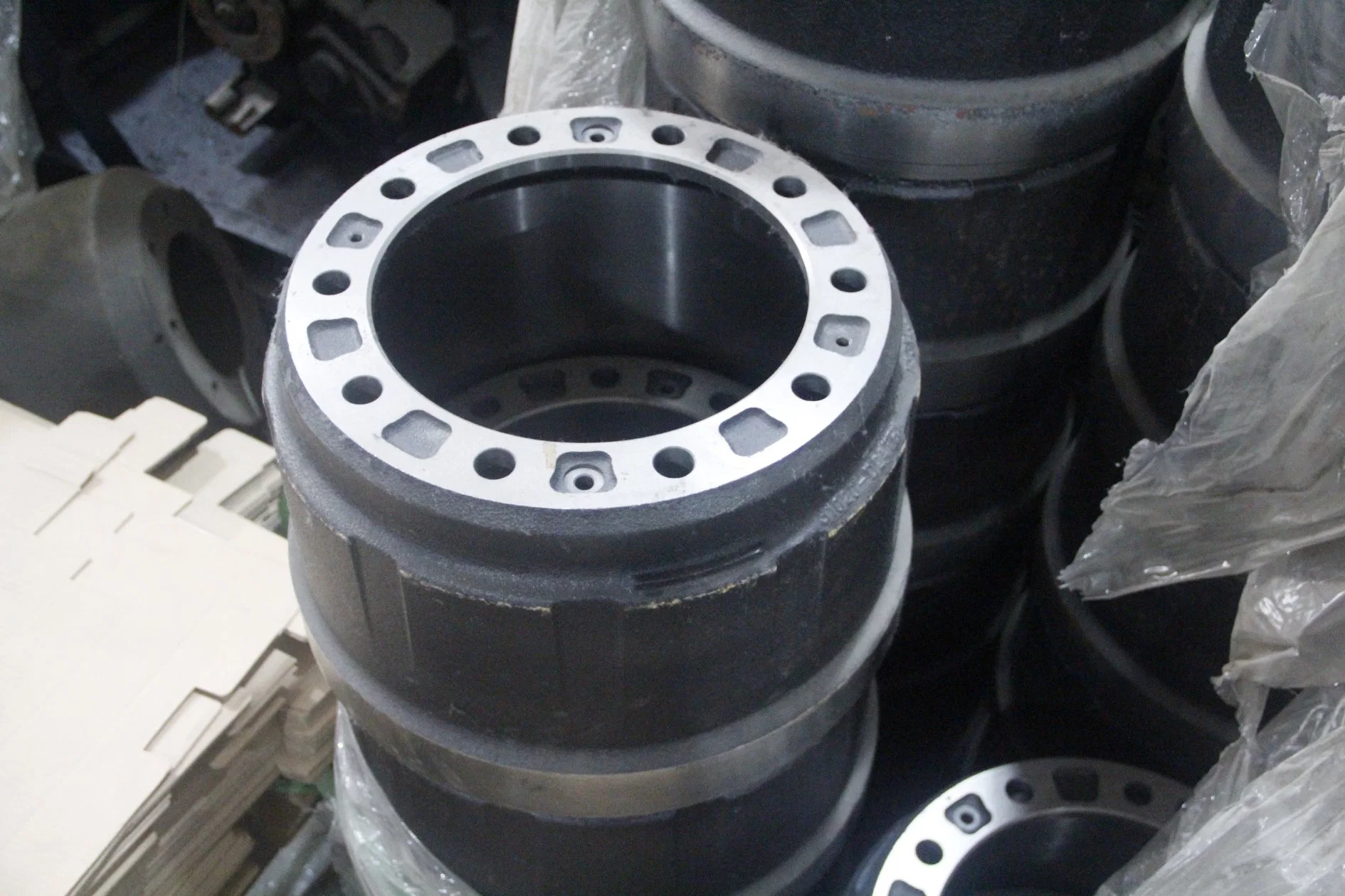 Korea Brake Drum 10 Holes for Daewoo Bus BS106 Part