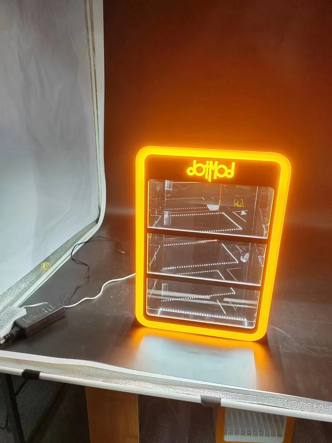 Ecrã LED de bancada de cigarros em acrílico de estilo quente