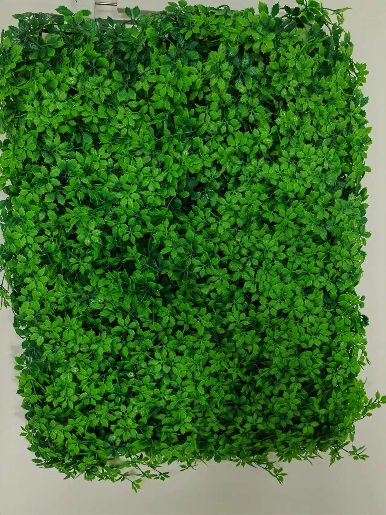 Plantas y Flores artificiales PE 3D de la hierba verde cerca del panel de la Plantación de falsa pared Pared Seto artificial de privacidad