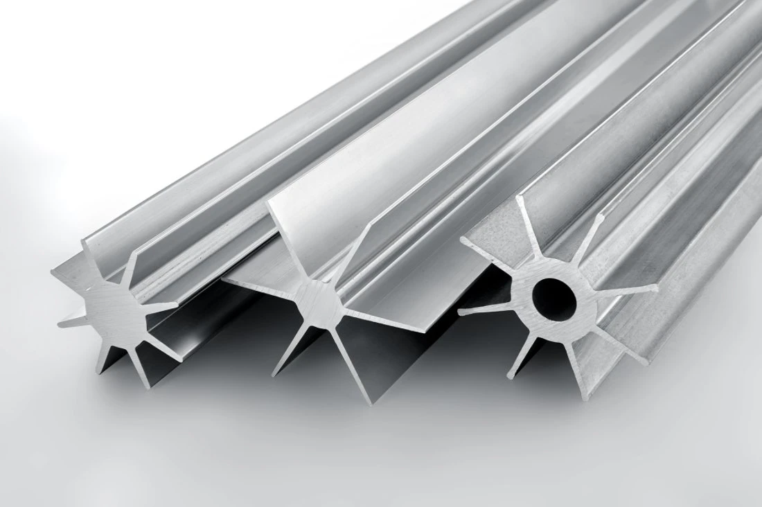 Profils d'extrusion en alliage d'aluminium 7075 Produit en aluminium Usine en Chine