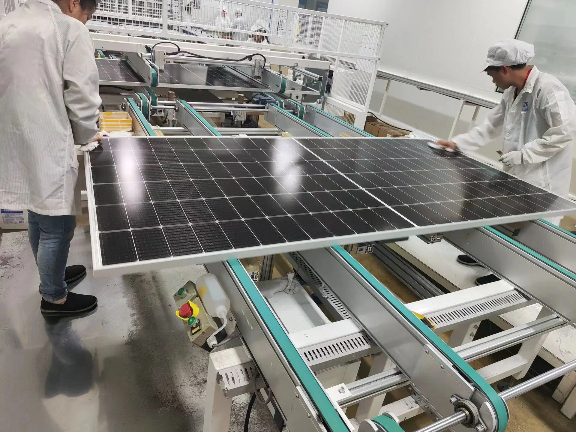 Le prix d'usine le moins cher pour les panneaux solaires PV de 410W 420W 450W 500W 540W 550W Jinko Trina Canadian Ja Longi Yingli pour le système d'énergie solaire.