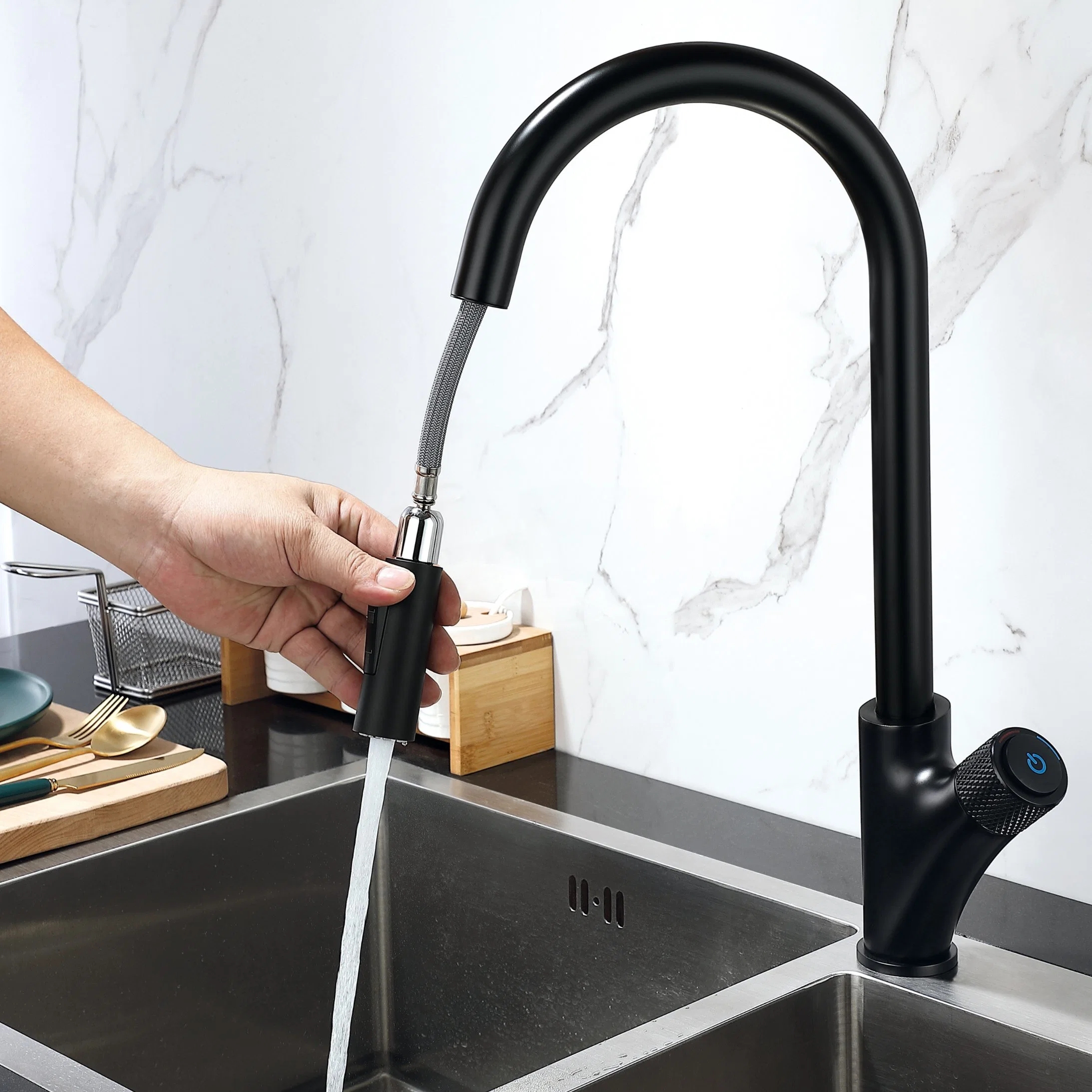 Latest Design Solid Brass Pull out Kitchen Faucet Mixer Tap with Push Button