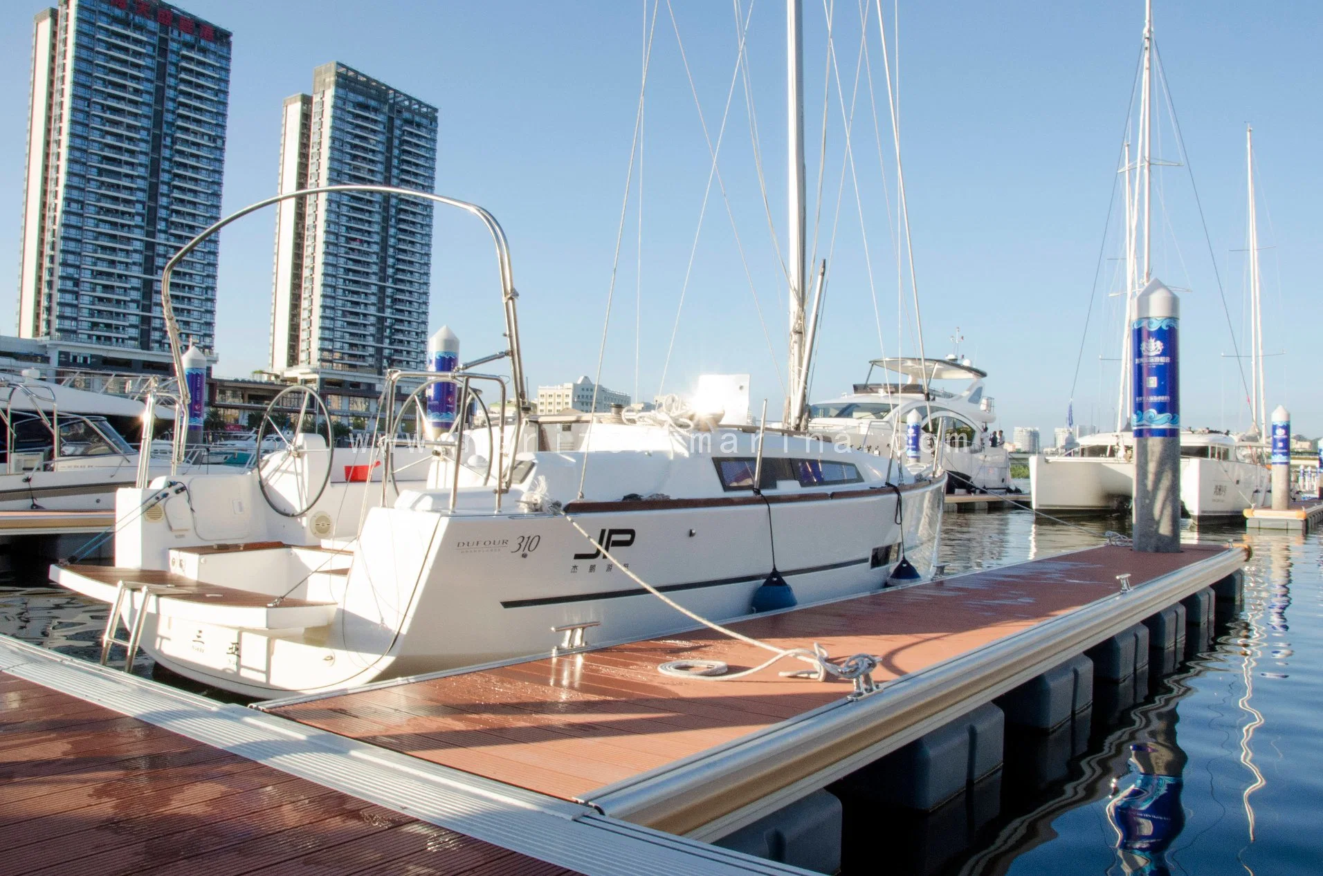 Marina qualificado de equipamento de alumínio e aço Pontoon doca flutuante