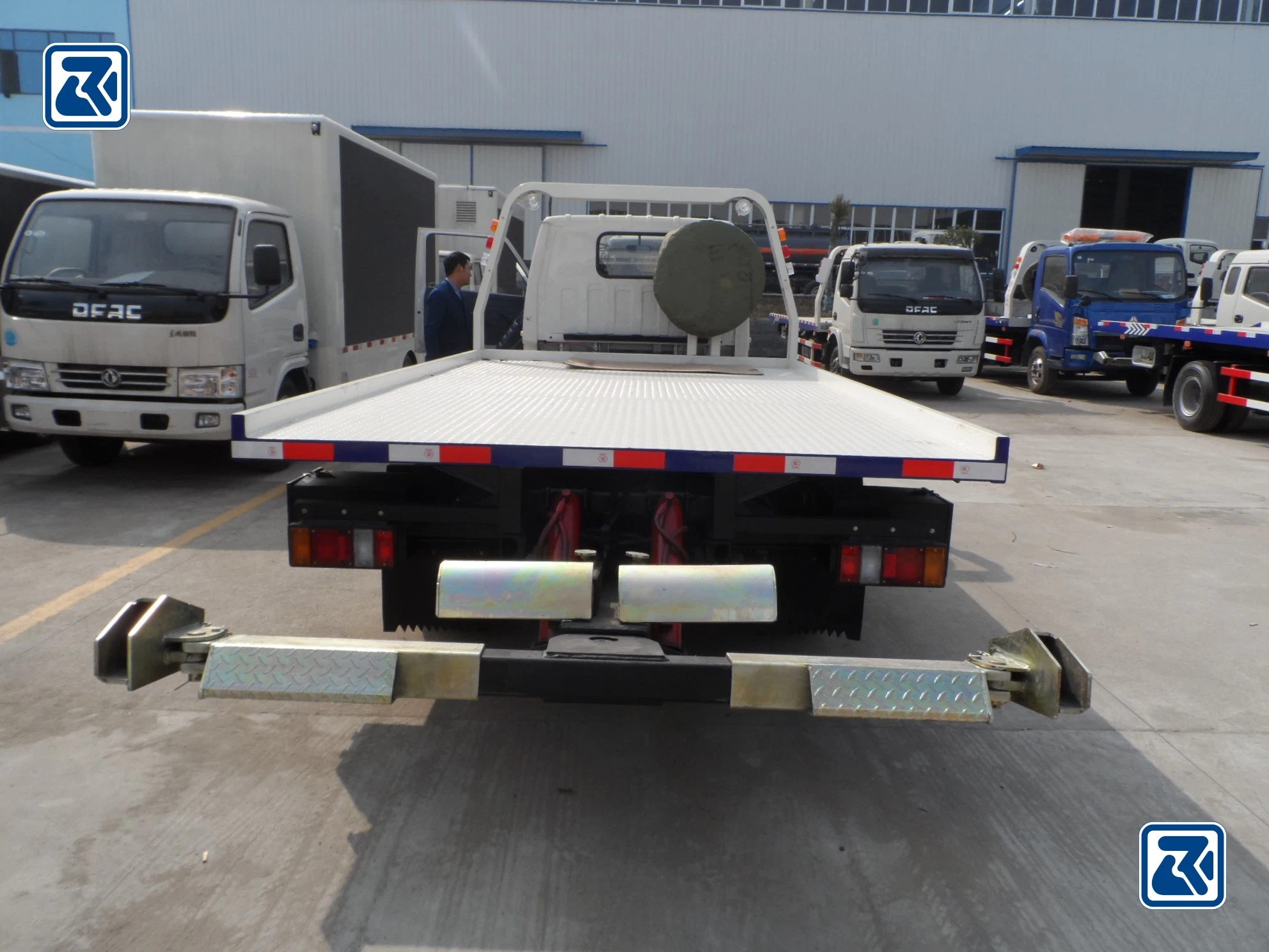 HOWO 4*2 Wracker Tow Truck mit 8t Kran