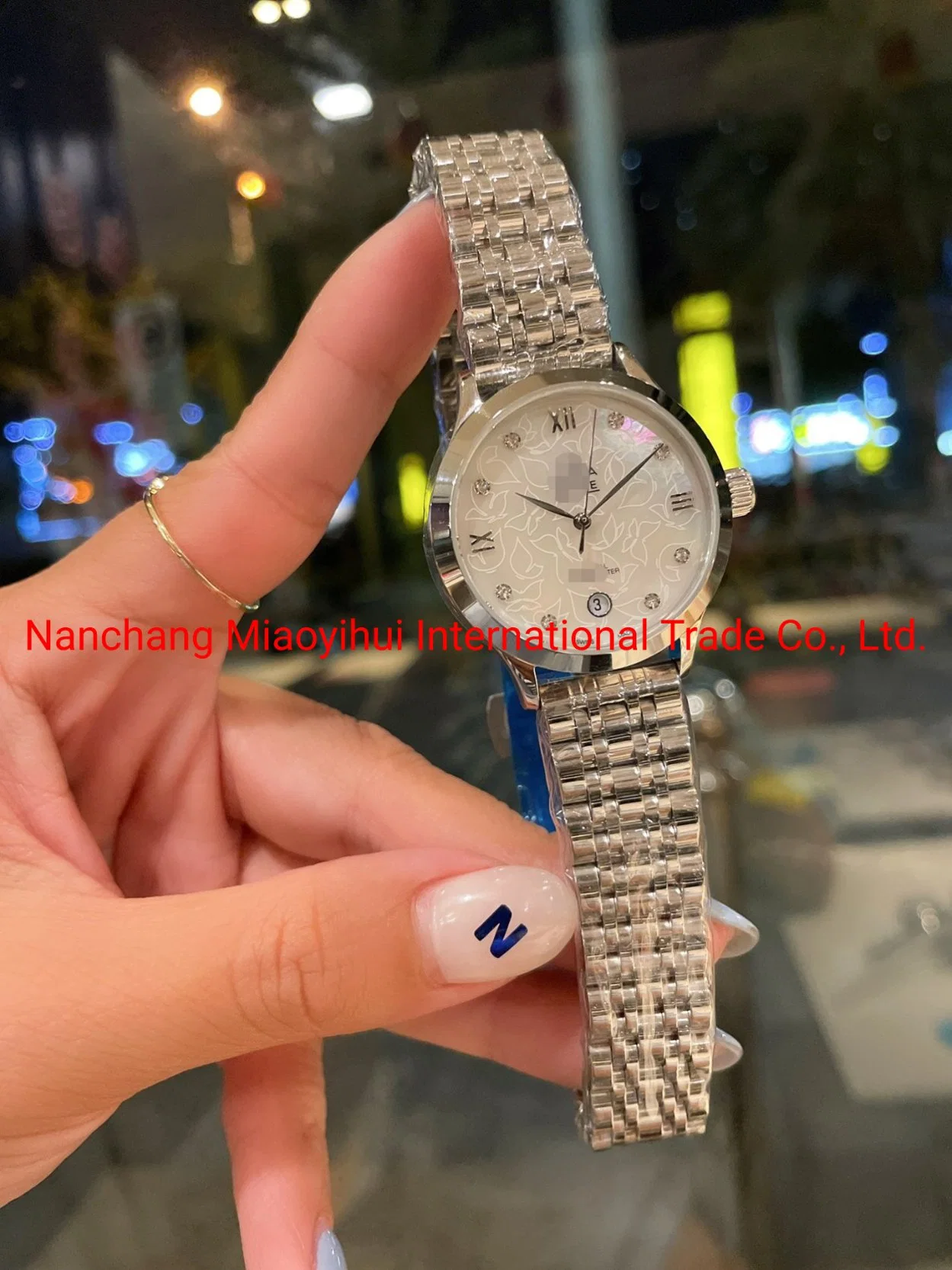 Fashion Smart Watches Brand Luxury Lady Watch Luxury Designer Swiss Watch Band Wrist Watch