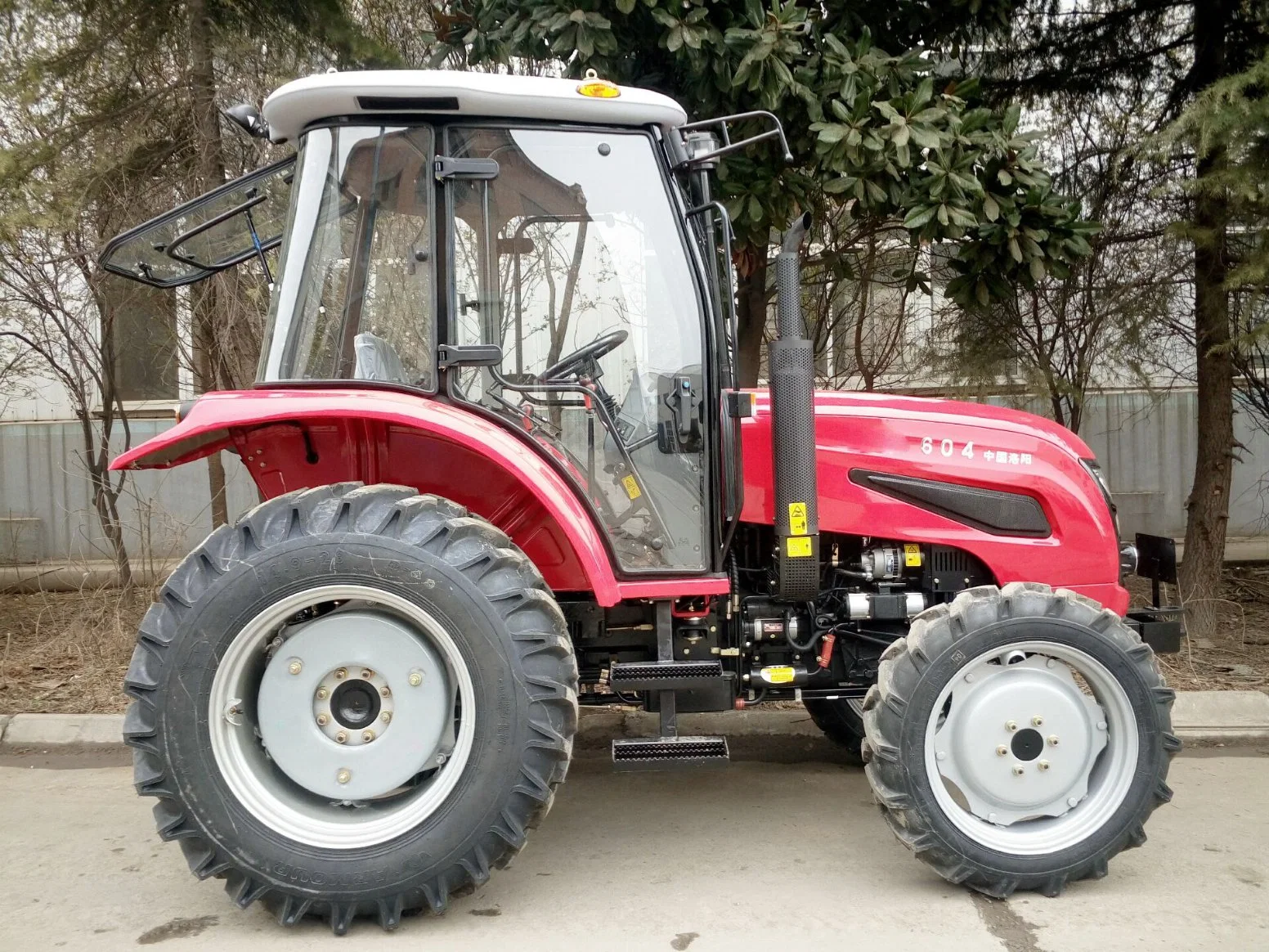 Cargador frontal tractores Tractor agrícola de 220 CV con sembradora de Papa Ltg2204 Lt2204