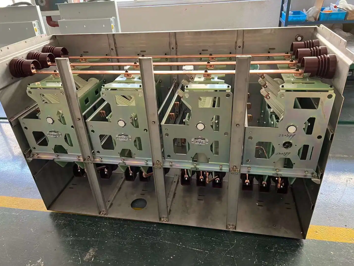 12kv Gas Insulated Switchgear Circuit Breaker with Isolation and Earth Grounding