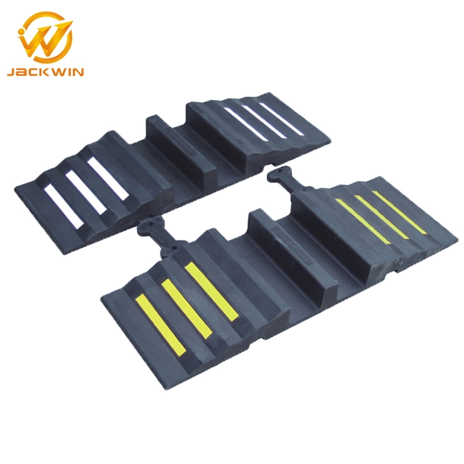 Black and Yellow 2 Channel 855*300*85mm Rubber Safety Fire Hose Ramp