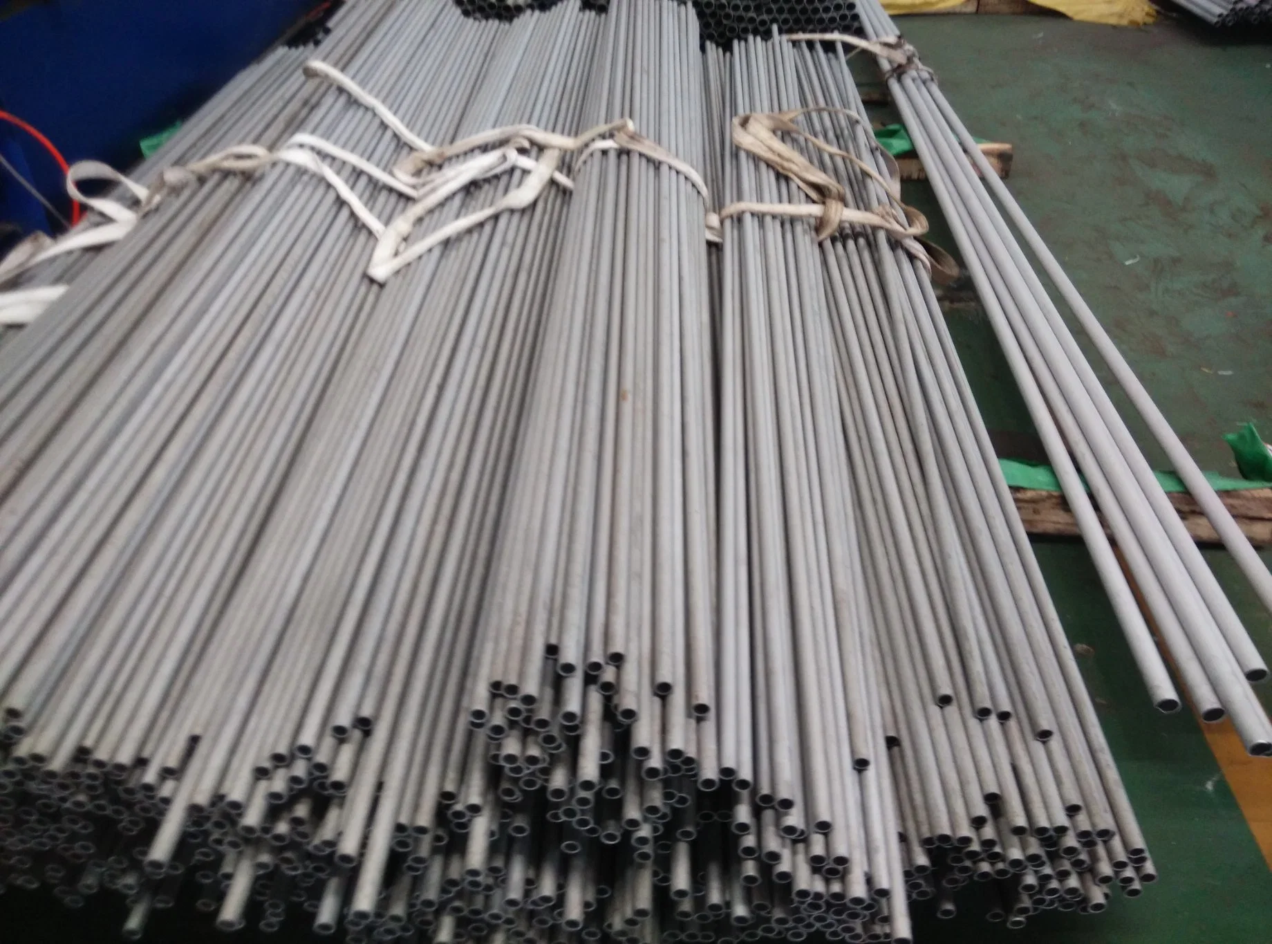 Decoiling Rectangular Pipe Customized Thickness Welded Round Tube Seamless Stainless Steel Pipe