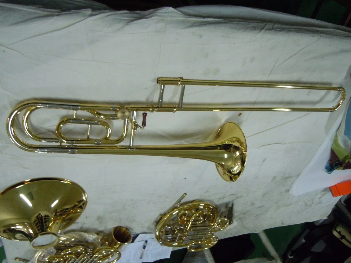 Good Tenor Trombone Bb/F Gold Lacquer