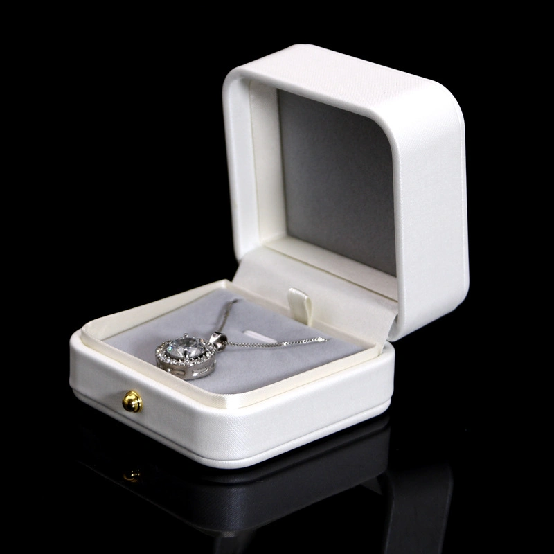 Slap-up White PU Leather Jewelry Box Clamshell Round Corner Jewel display Box Delicate Elegant fashion Goods in Stock Wholesale