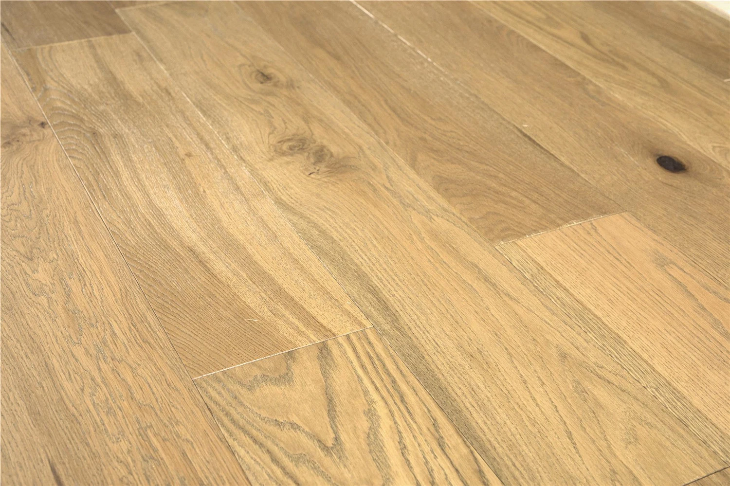 Wide Oak Engineered Wood Flooring/Timber Flooring/Parquet Floor/Wooden Floor Tiles/Wood Floor/Hardwood Flooring