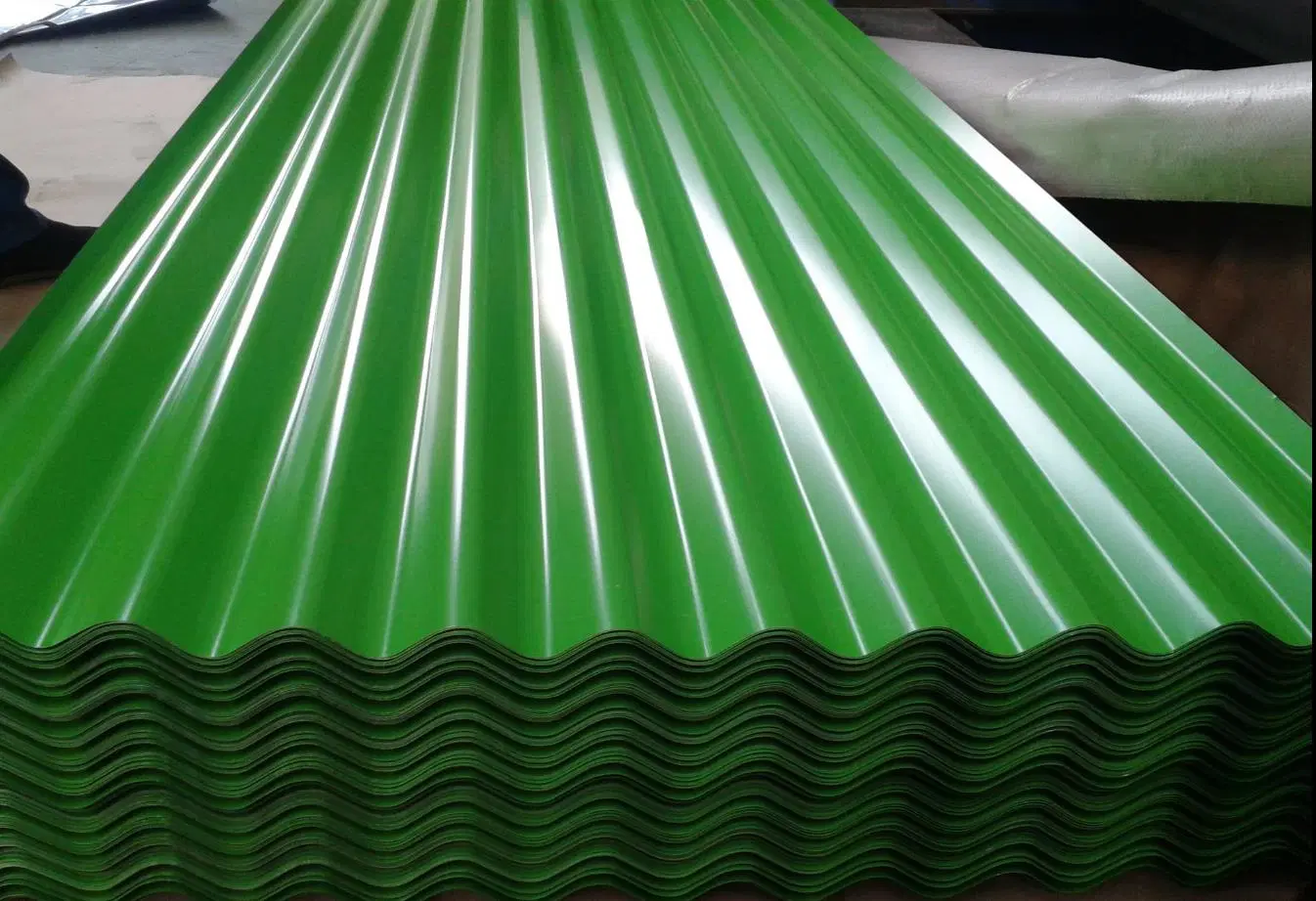 China Manufacturers A36 Ss400 2.5mm 3.5mm Galvanized Corrugated Roofing Steel Sheets Board