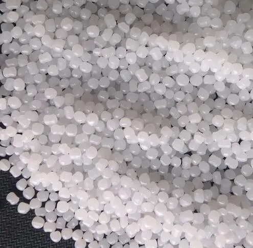 انفخ قوالب المواد الخام حبيبات العكر HDPE